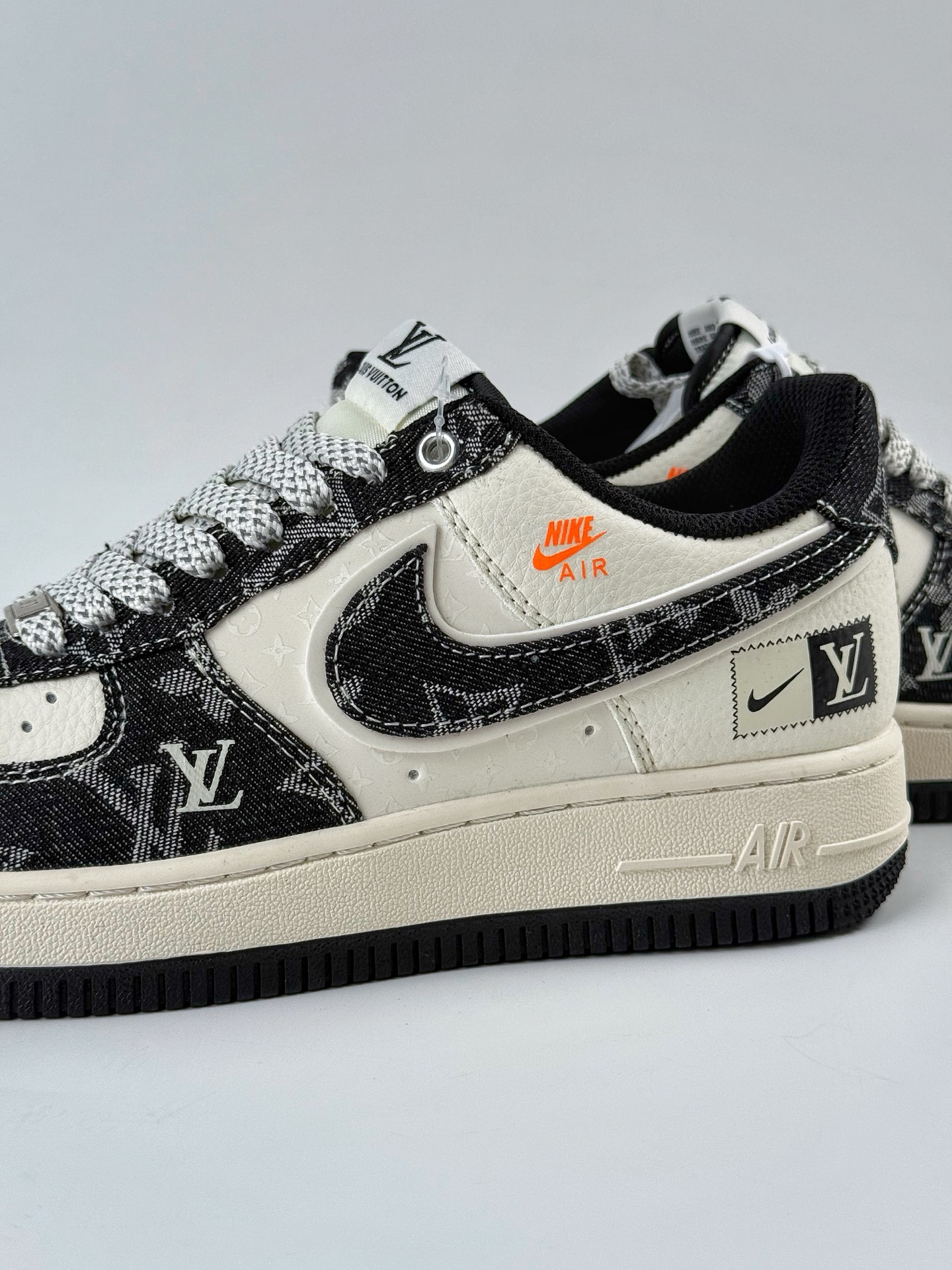 Nike Air Force 1 Low 07 x Louis Vuitton 黑白双小勾满天星  YX5066-353