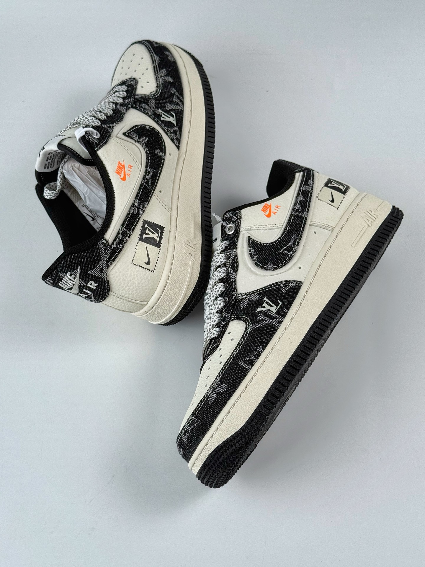 Nike Air Force 1 Low 07 x Louis Vuitton 黑白双小勾满天星  YX5066-353