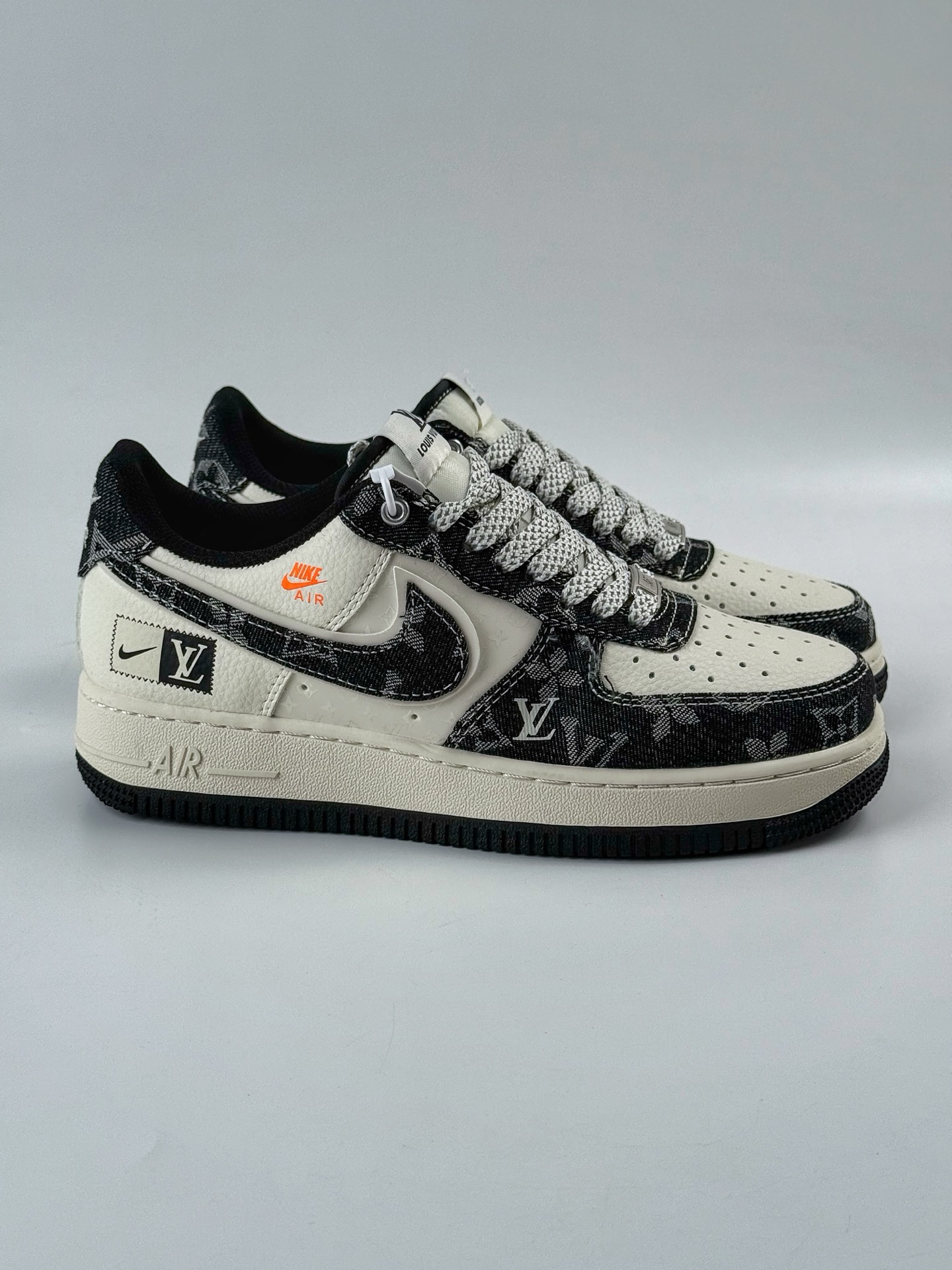 Nike Air Force 1 Low 07 x Louis Vuitton 黑白双小勾满天星  YX5066-353