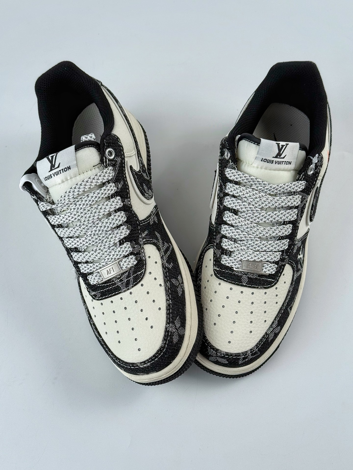Nike Air Force 1 Low 07 x Louis Vuitton 黑白双小勾满天星  YX5066-353