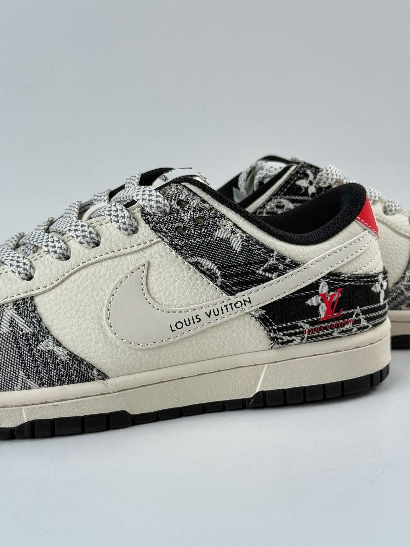 Nike SB Dunk Low x Louis Vuitton 黑白小勾满天星 FC1688-233 Nike SB Dunk Low x Louis Vuitton 黑白小勾满天星 FC1688-233