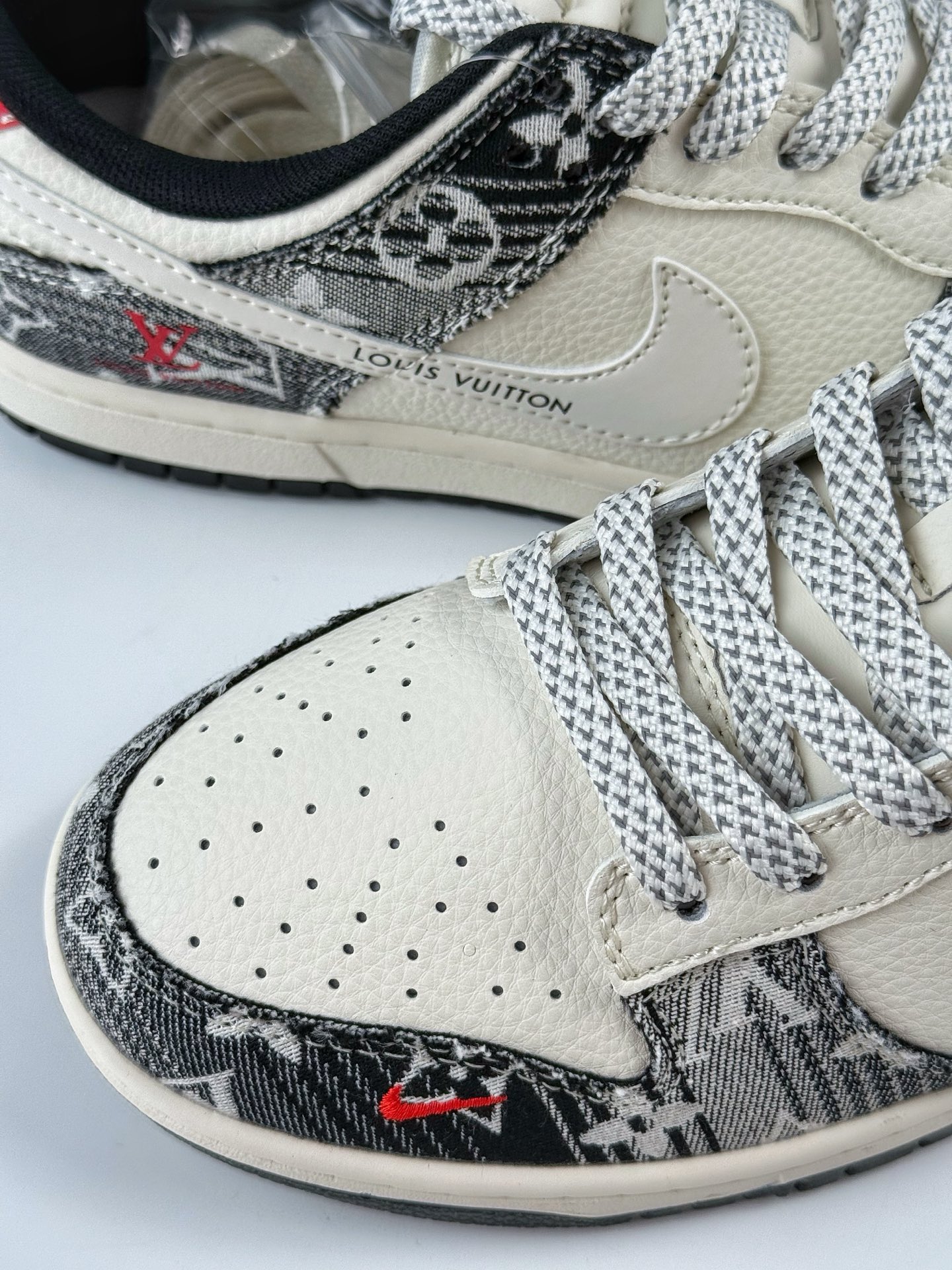 Nike SB Dunk Low x Louis Vuitton 黑白小勾满天星 FC1688-233 Nike SB Dunk Low x Louis Vuitton 黑白小勾满天星 FC1688-233