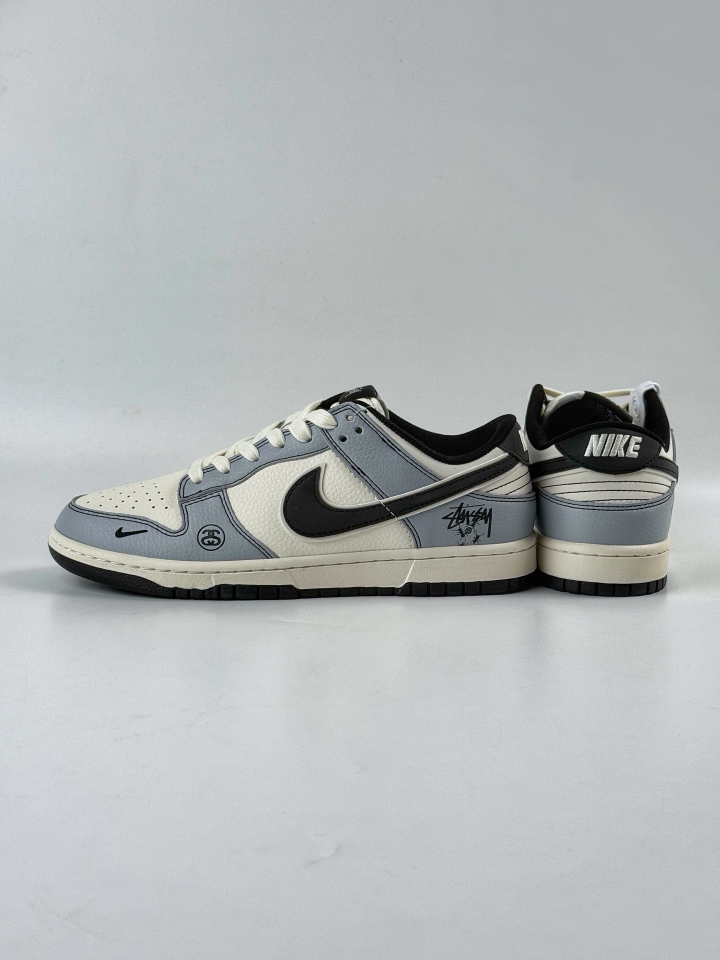 Nike SB Dunk Low x Stussy 灰白小勾 XS6089-596 Nike SB Dunk Low x Stussy 灰白小勾 XS6089-596