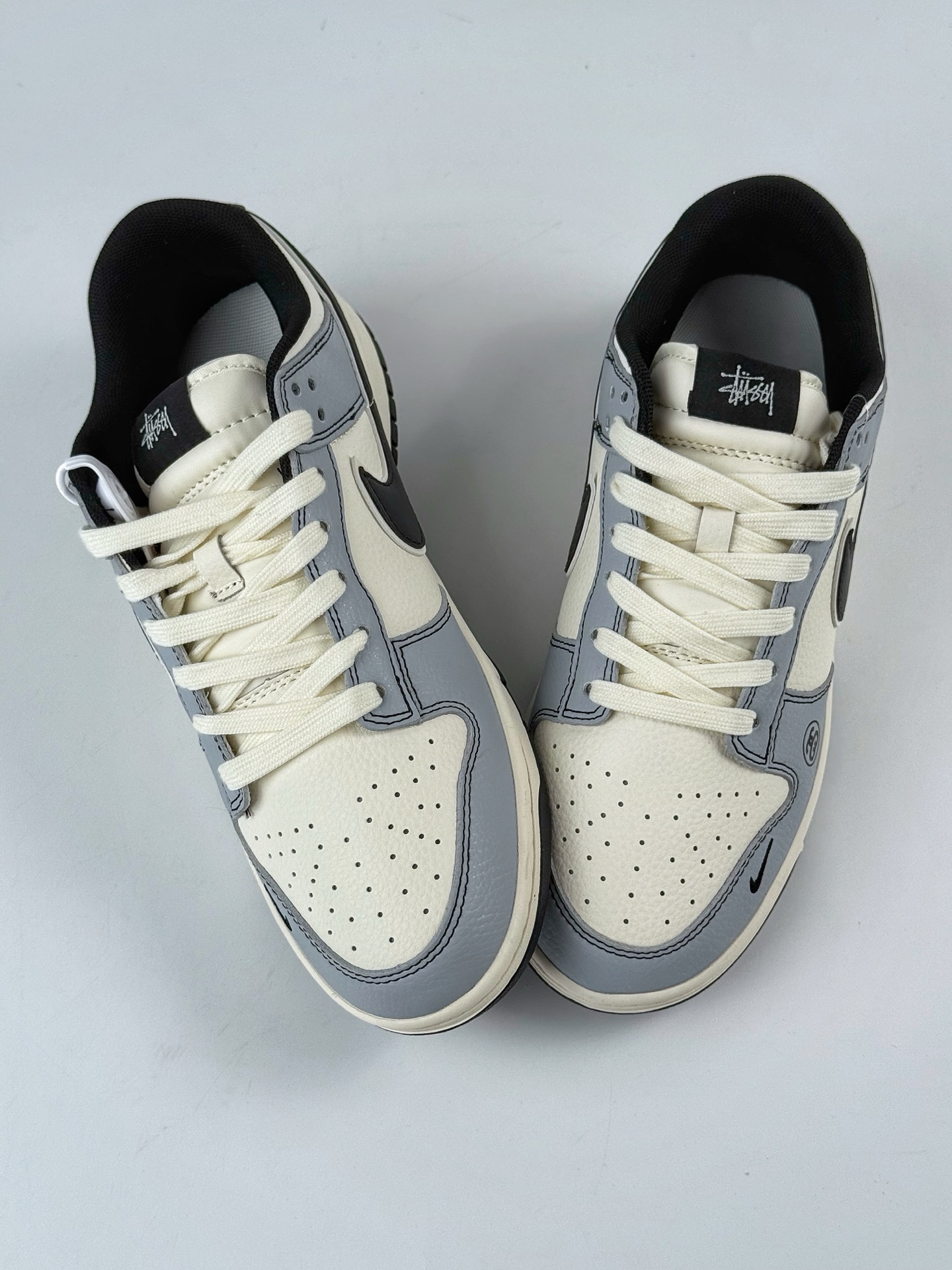 Nike SB Dunk Low x Stussy 灰白小勾 XS6089-596 Nike SB Dunk Low x Stussy 灰白小勾 XS6089-596