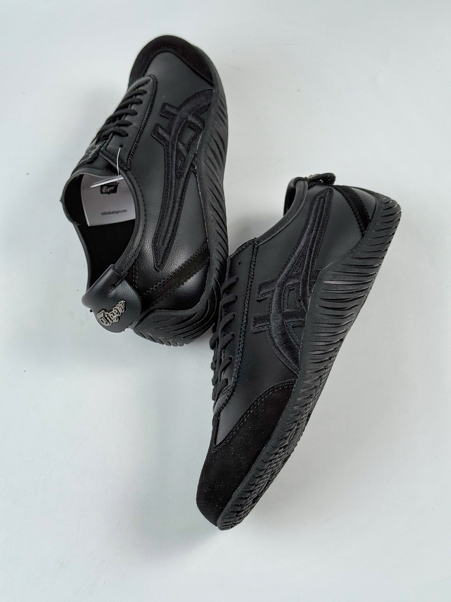 Onitsuka Tiger鬼塚虎SCLAW 绒面革织物 舒适运动休闲鞋 1183C306-001 Onitsuka Tiger鬼塚虎SCLAW 绒面革织物 舒适运动休闲鞋 1183C306-001