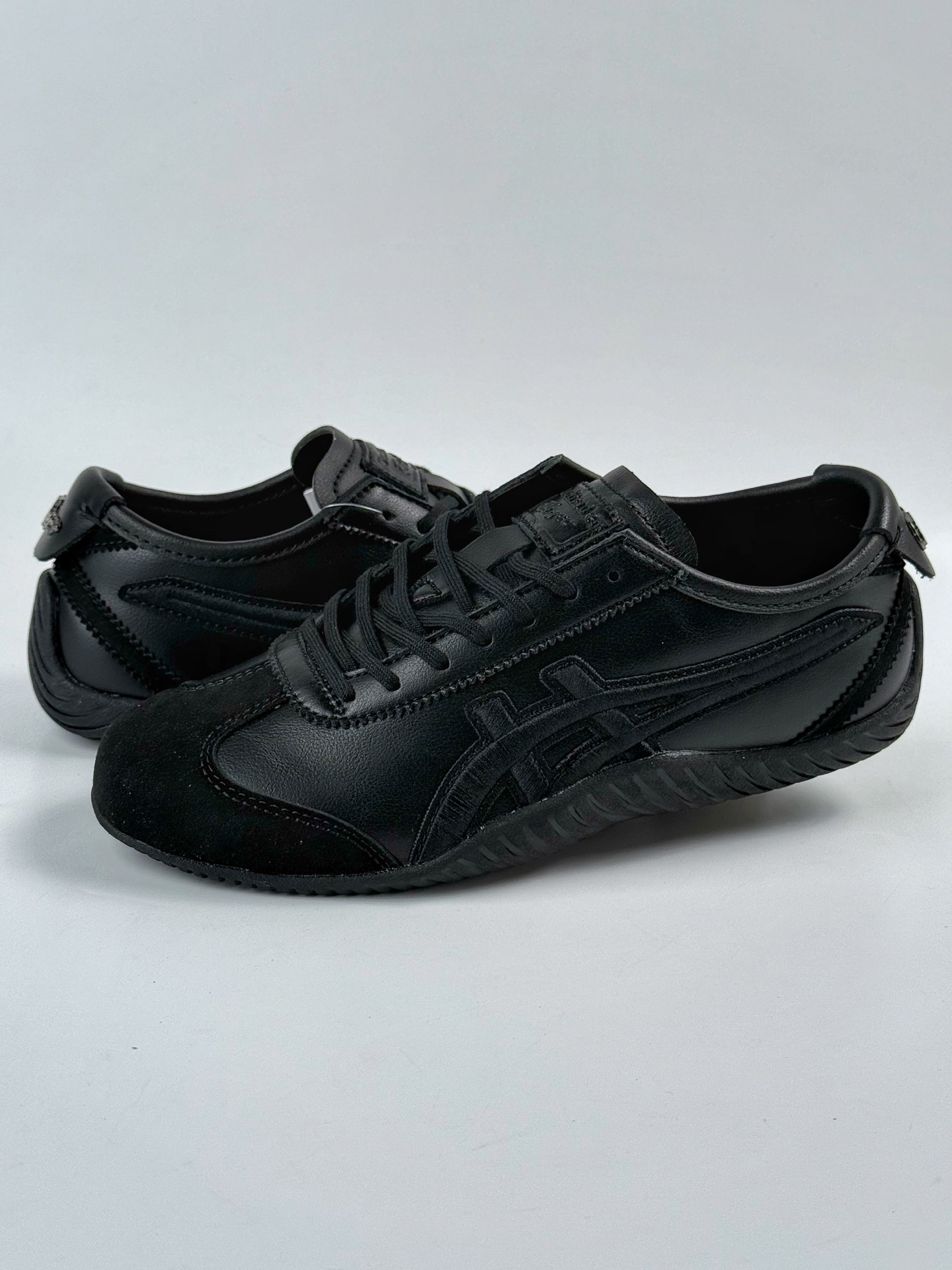 Onitsuka Tiger鬼塚虎SCLAW 绒面革织物 舒适运动休闲鞋 1183C306-001 Onitsuka Tiger鬼塚虎SCLAW 绒面革织物 舒适运动休闲鞋 1183C306-001