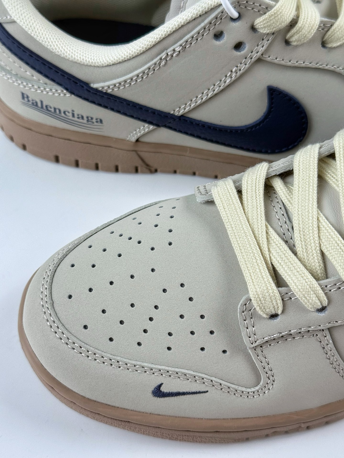 Nike SB Dunk Low x Balenciaga 木棕小勾 XD1588-216