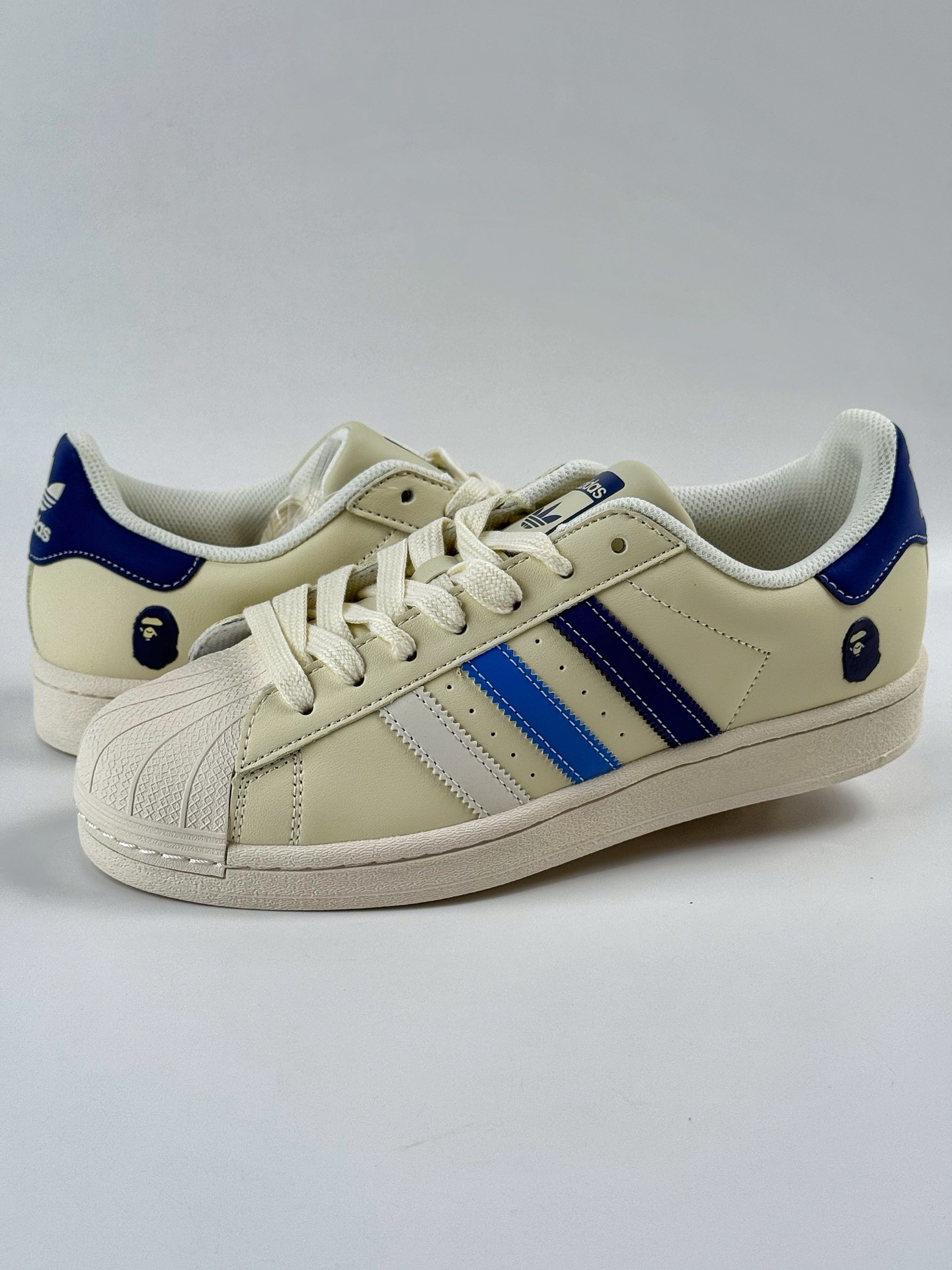 AD Originals Superstar x BAPE 米白 HS3089