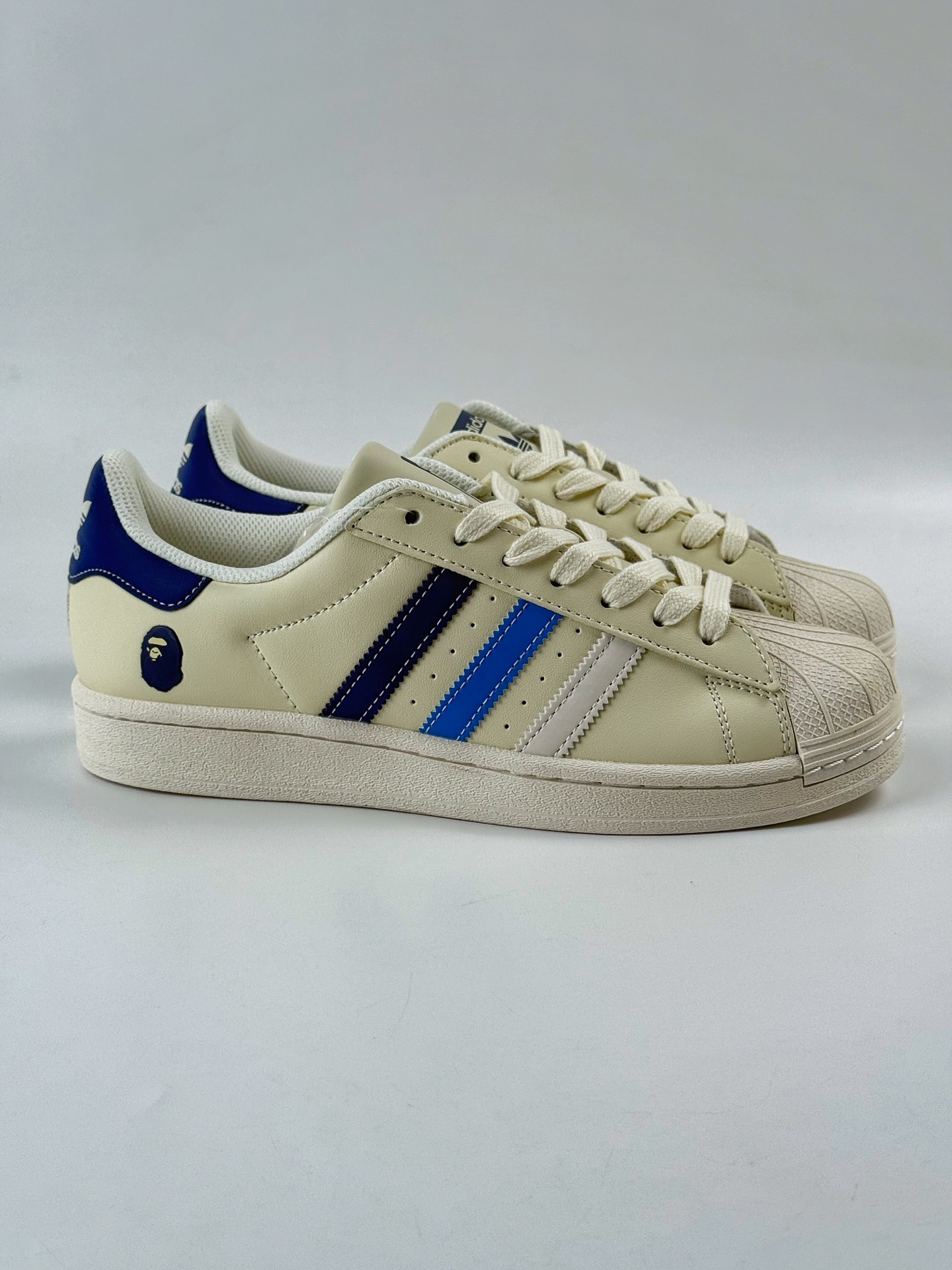 AD Originals Superstar x BAPE 米白 HS3089