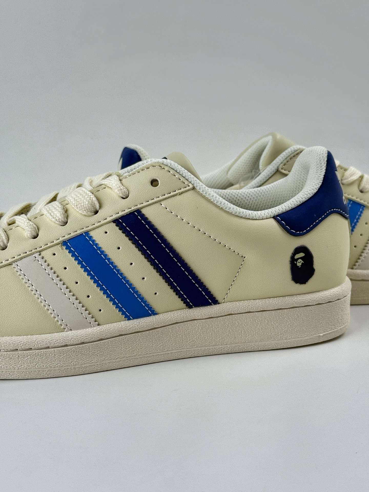 AD Originals Superstar x BAPE 米白 HS3089