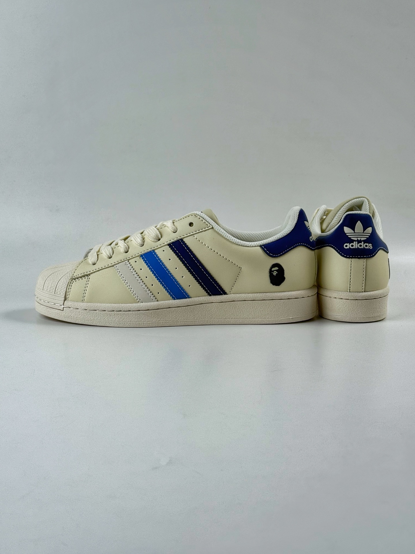 AD Originals Superstar x BAPE 米白 HS3089
