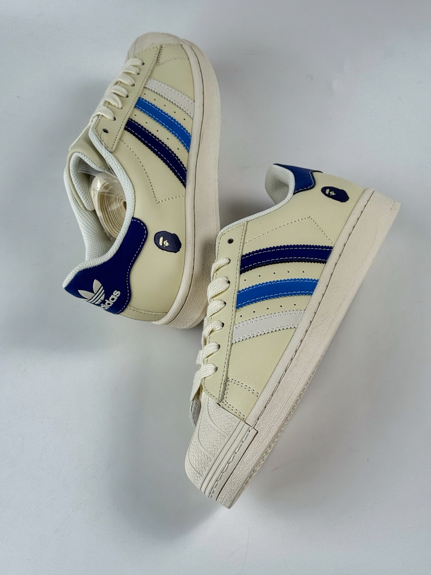 AD Originals Superstar x BAPE 米白 HS3089