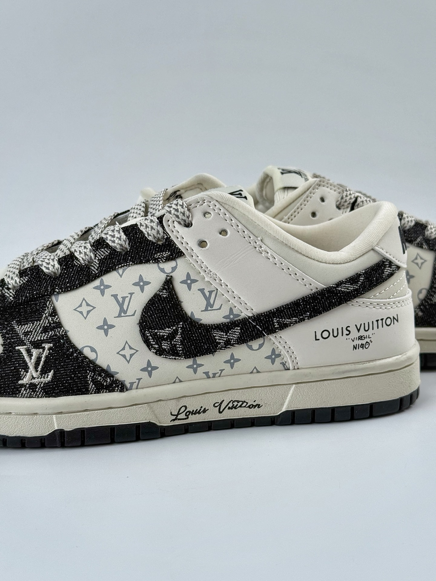 NIKE SB Dunk Low x Louis Vuitton 白黑牛仔布满天星  JH8310-946