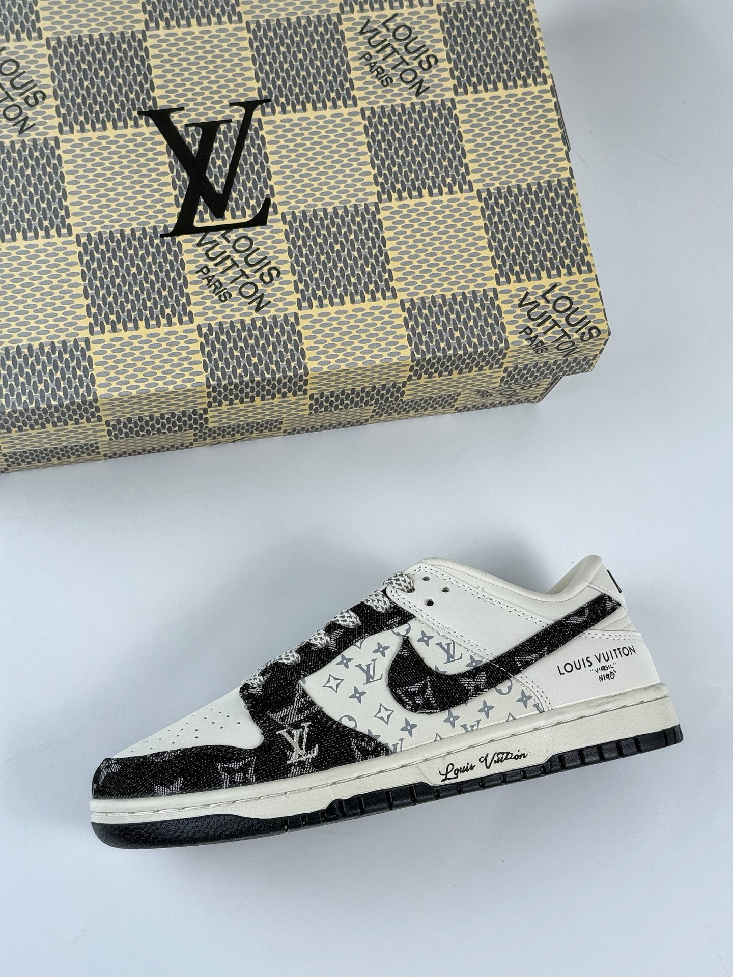 NIKE SB Dunk Low x Louis Vuitton 白黑牛仔布满天星  JH8310-946