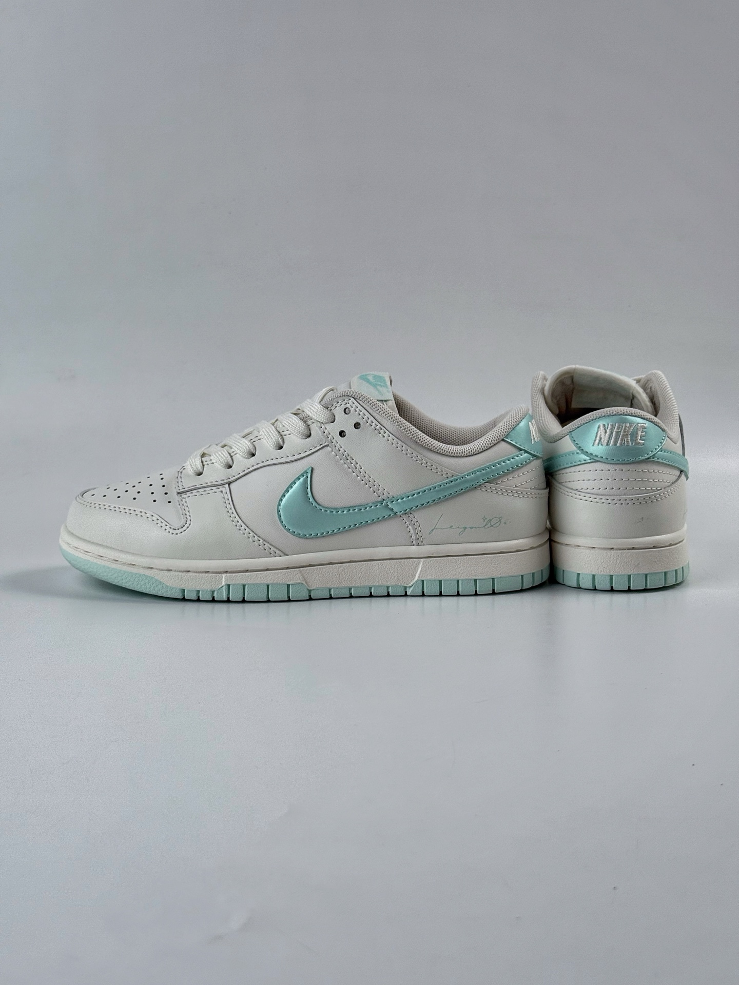 NIKE SB Dunk Low x Just Do It 白绿 WC0212017 NIKE SB Dunk Low x Just Do It 白绿 WC0212017