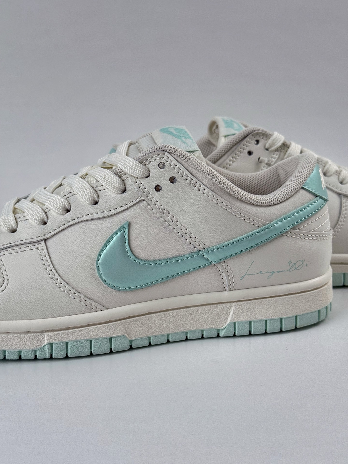 NIKE SB Dunk Low x Just Do It 白绿 WC0212017 NIKE SB Dunk Low x Just Do It 白绿 WC0212017