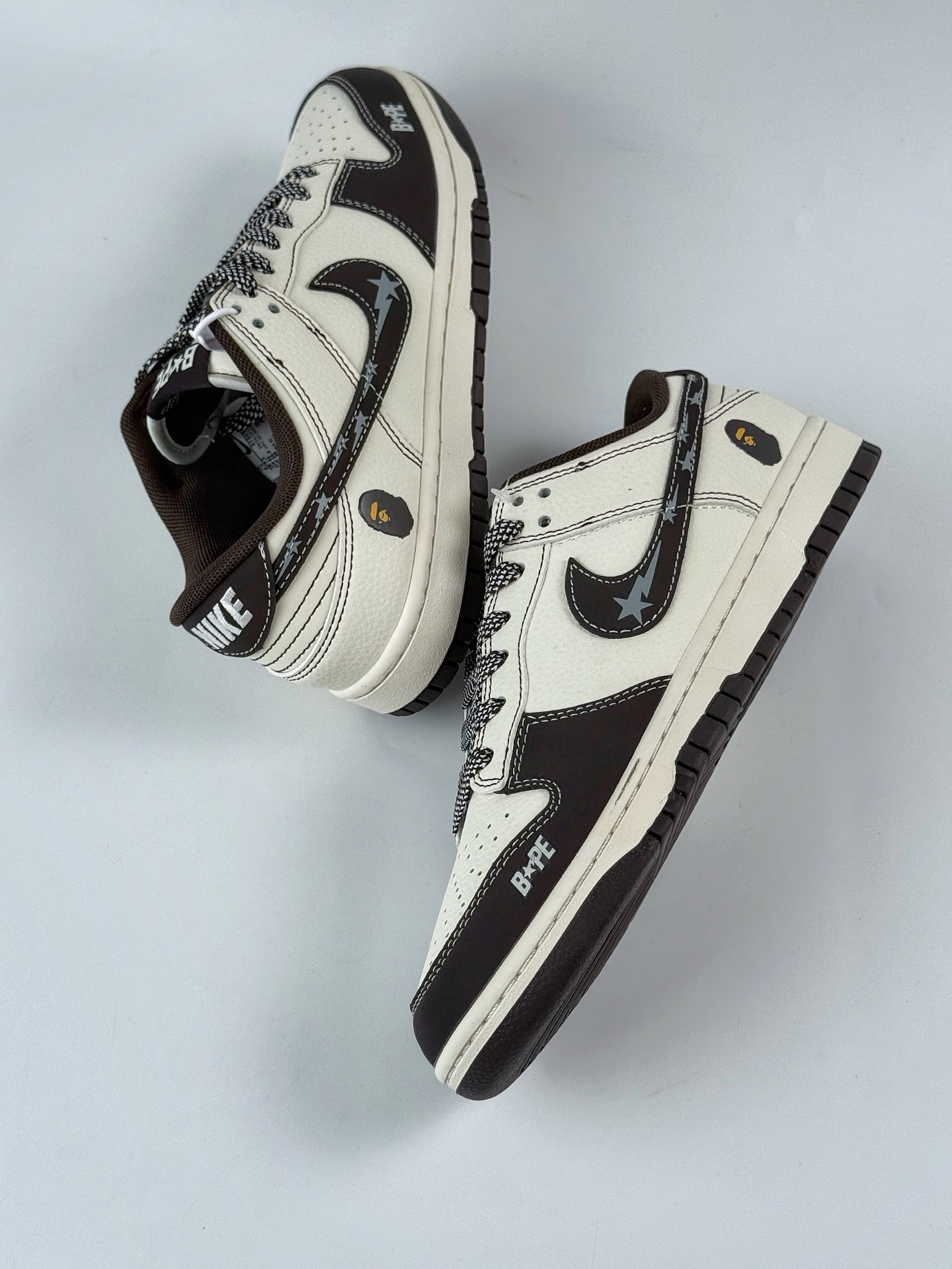 Nike SB Dunk Low x BAPE 黑白满天星  XF8698-080