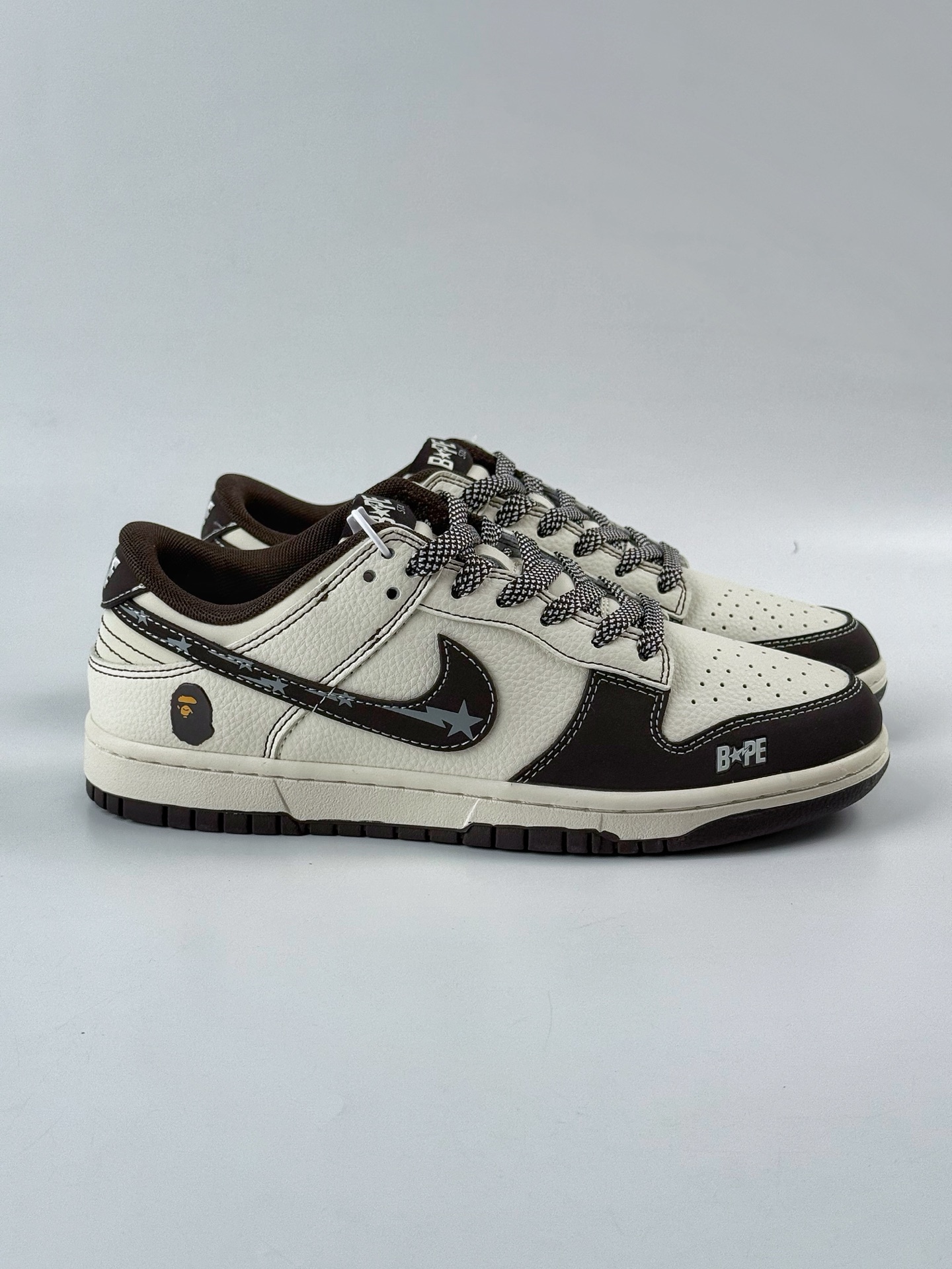 Nike SB Dunk Low x BAPE 黑白满天星  XF8698-080