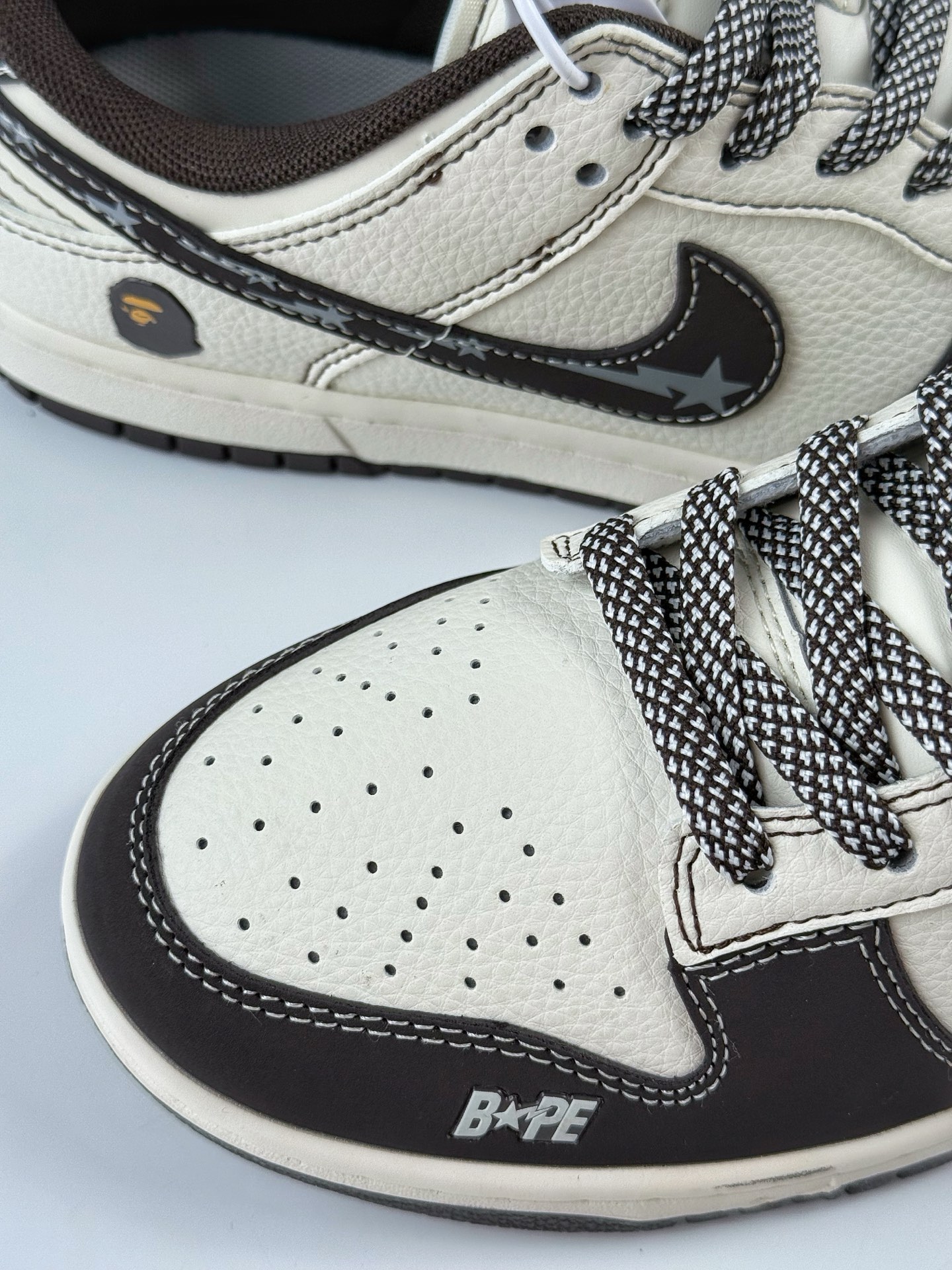 Nike SB Dunk Low x BAPE 黑白满天星  XF8698-080