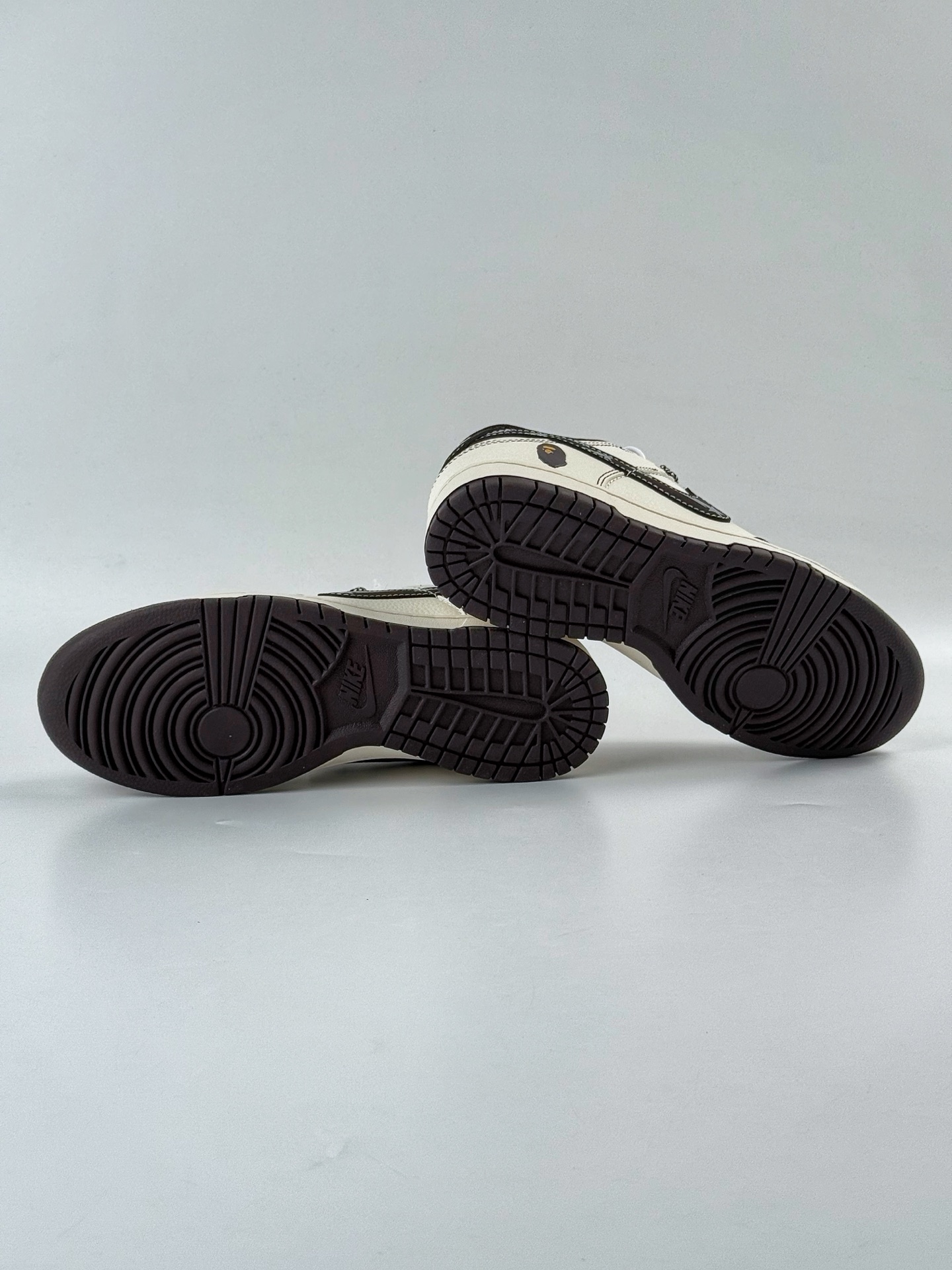 Nike SB Dunk Low x BAPE 黑白满天星  XF8698-080