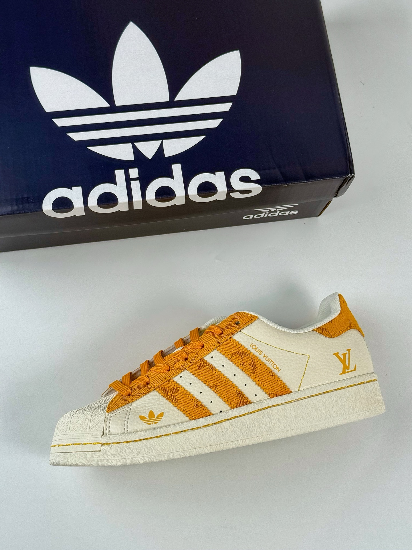 AD Originals Superstar x Louis Vuitton 白橙  AD8007CC