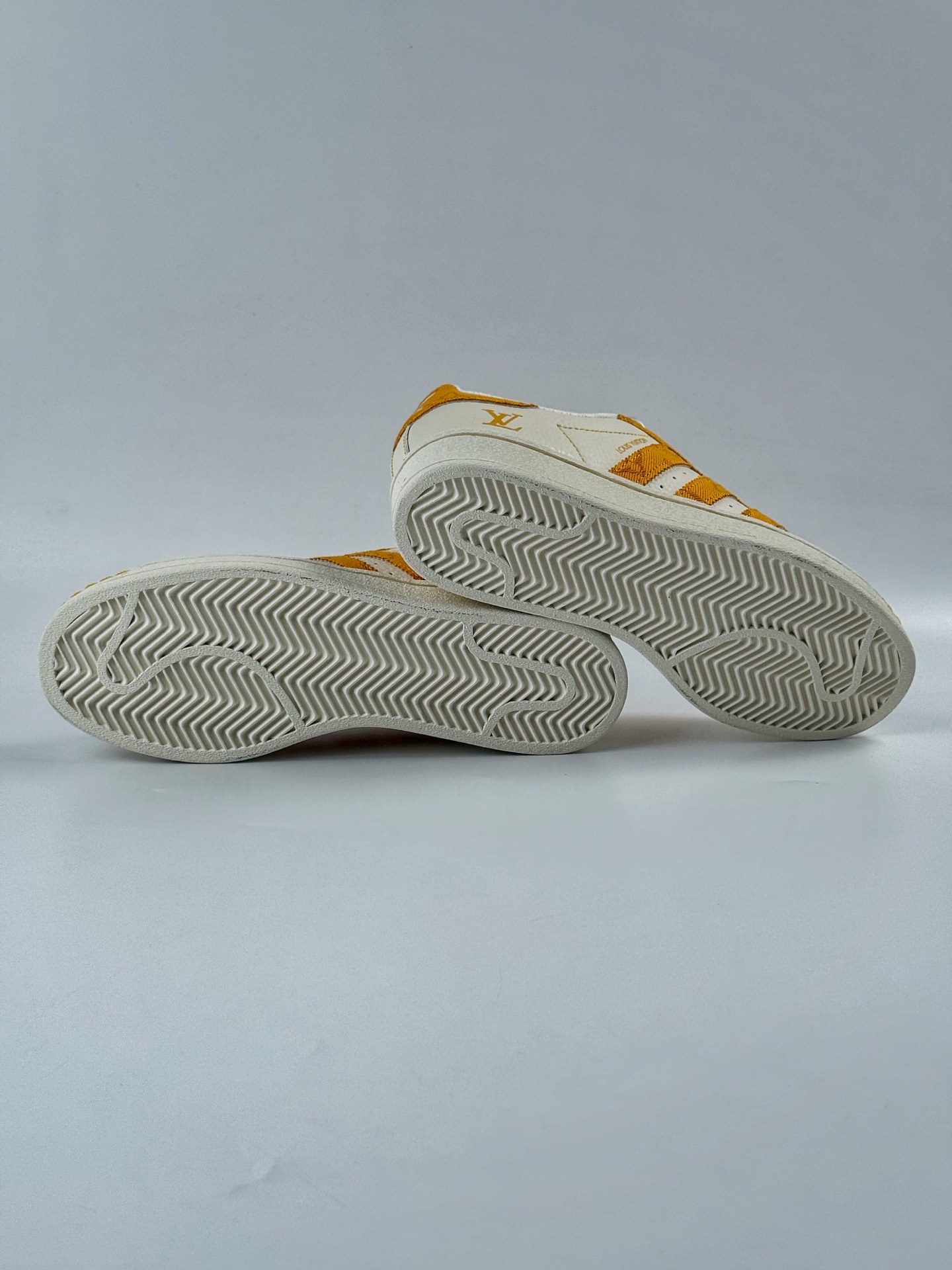 AD Originals Superstar x Louis Vuitton 白橙  AD8007CC