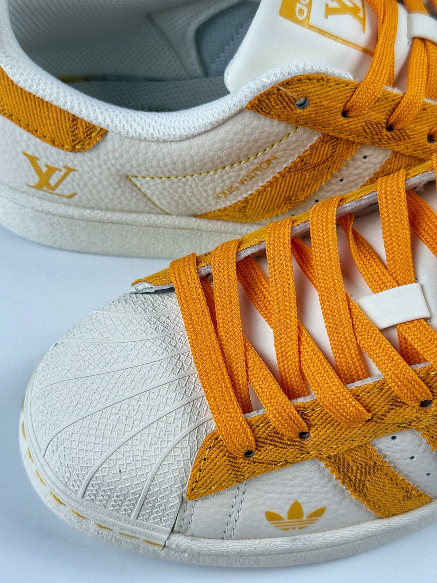 AD Originals Superstar x Louis Vuitton 白橙  AD8007CC
