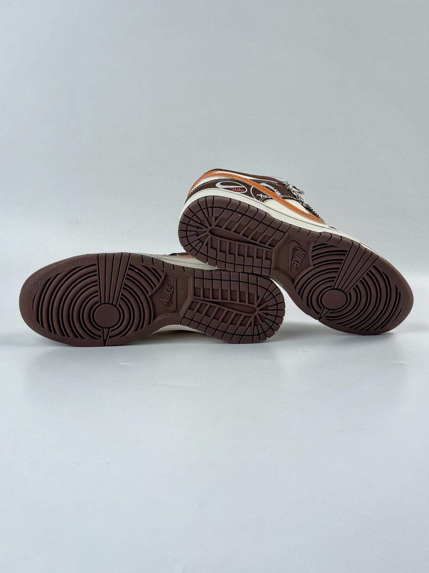 Nike SB Dunk Low 棕白小勾  KK1333-043