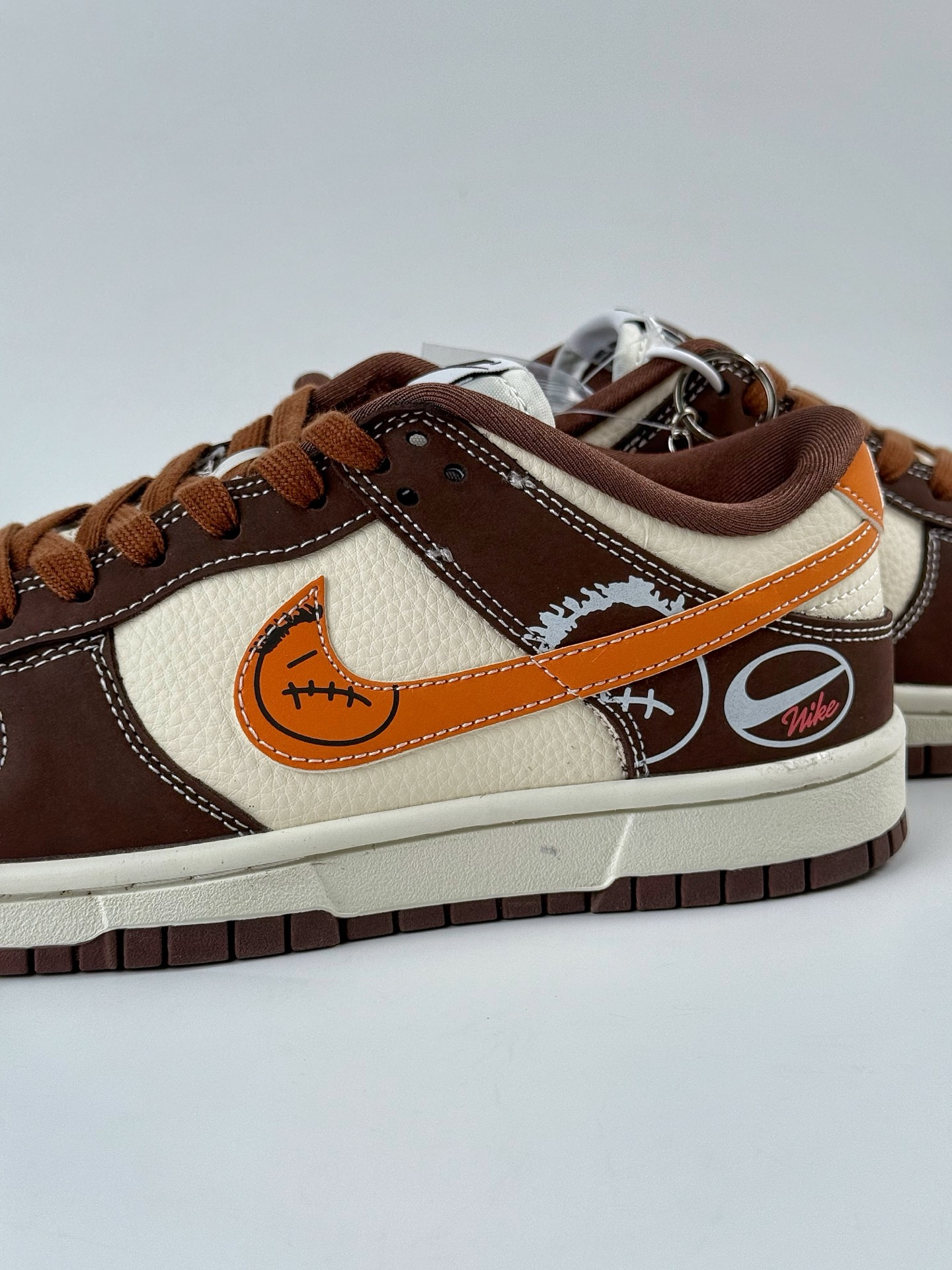 Nike SB Dunk Low 棕白小勾  KK1333-043