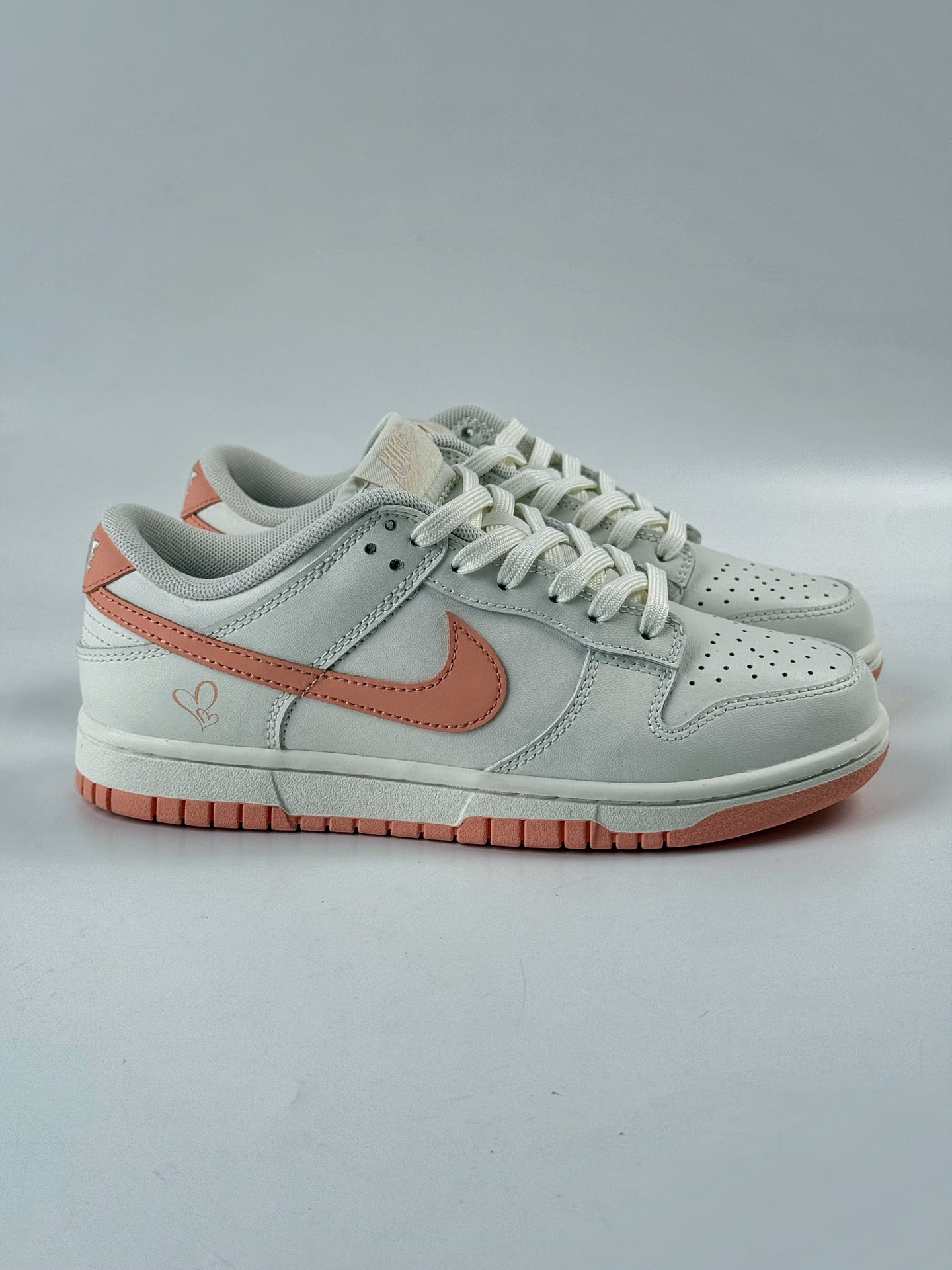 Nike SB Dunk Low 心动旋律 灰白粉  WP0212-015
