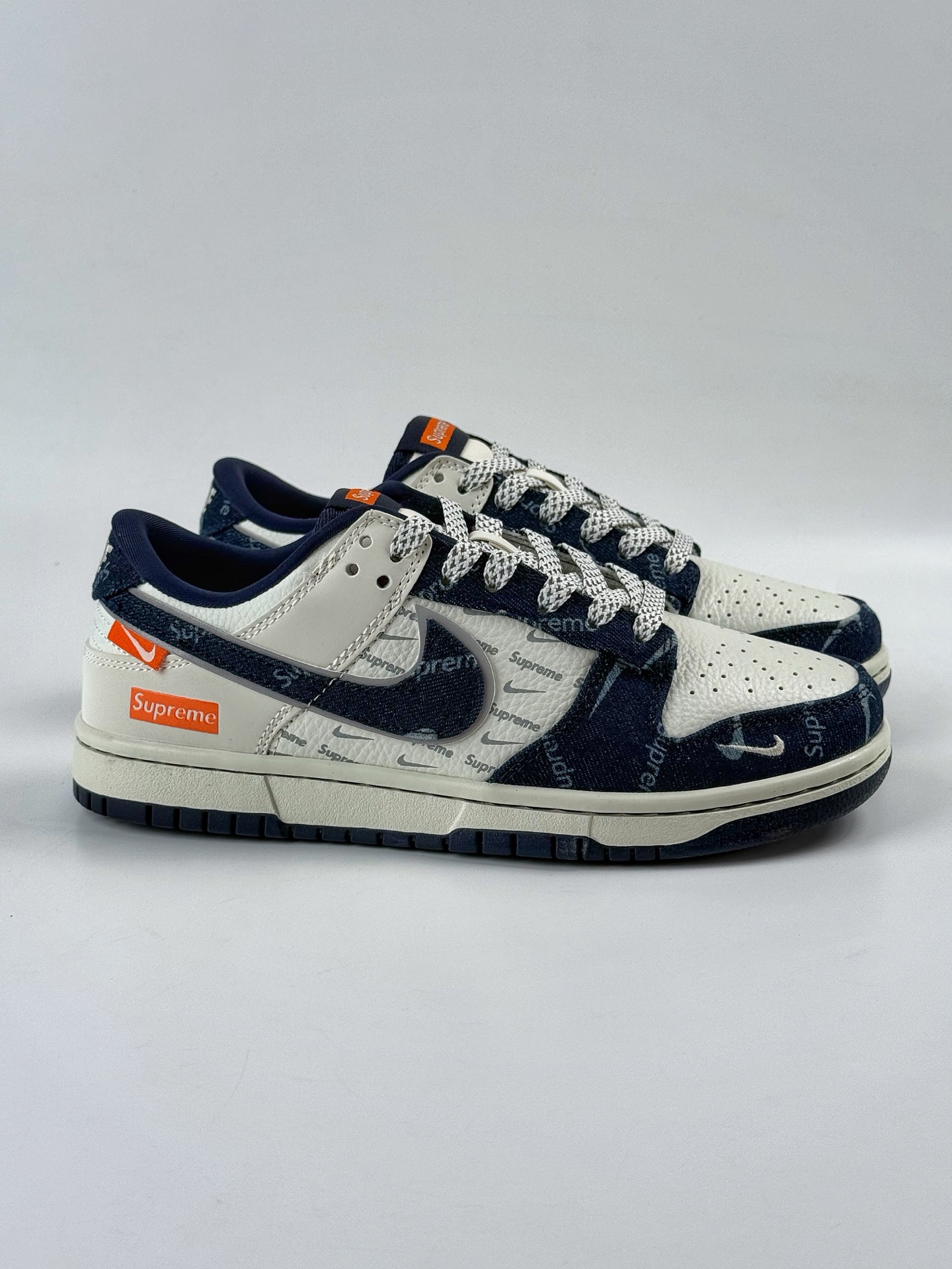 Nike SB Dunk Low x Supreme 蓝白小勾满天星 SC9207-415-High Quatity Cheap Brand wholesale wholesaler seller Clothes Bags handbags Sneakers Top Fashion Clothing Shoes from China Factory Chinese suppliers best Quality Beautiful Price Nike SB Dunk Low x Supreme 蓝白小勾满天星 SC9207-415