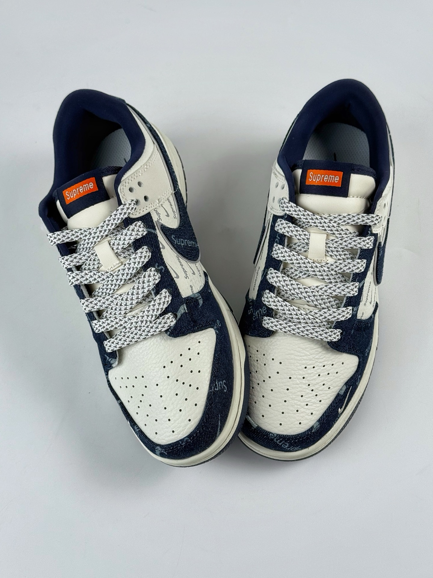 Nike SB Dunk Low x Supreme 蓝白小勾满天星 SC9207-415-High Quatity Cheap Brand wholesale wholesaler seller Clothes Bags handbags Sneakers Top Fashion Clothing Shoes from China Factory Chinese suppliers best Quality Beautiful Price Nike SB Dunk Low x Supreme 蓝白小勾满天星 SC9207-415