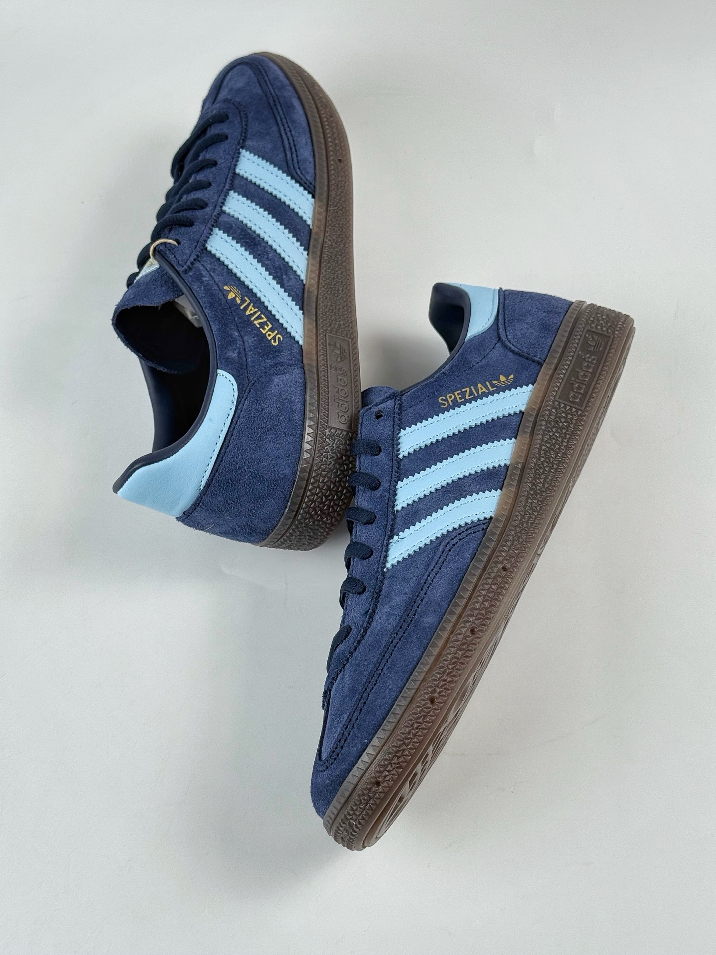 adidas originals Samba Handball Spezial BD7633-High Quatity Cheap Brand wholesale wholesaler seller Clothes Bags handbags Sneakers Top Fashion Clothing Shoes from China Factory Chinese suppliers best Quality Beautiful Price adidas originals Samba Handball Spezial BD7633