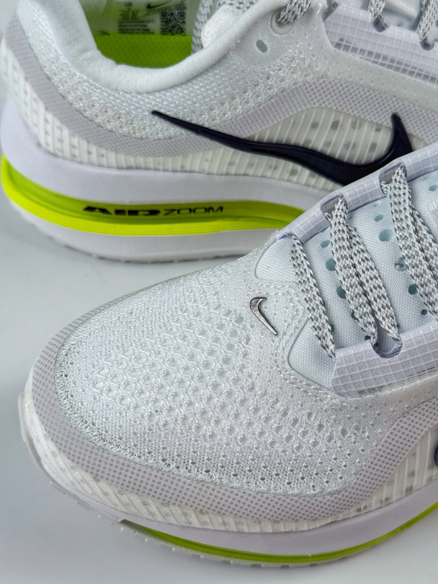 Nike Pegasus Premium 减震防滑耐磨透气 低帮跑步鞋 HQ2592-100