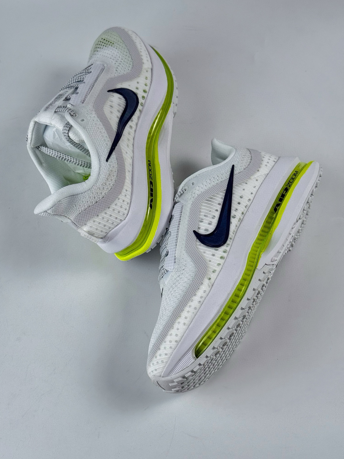 Nike Pegasus Premium 减震防滑耐磨透气 低帮跑步鞋 HQ2592-100