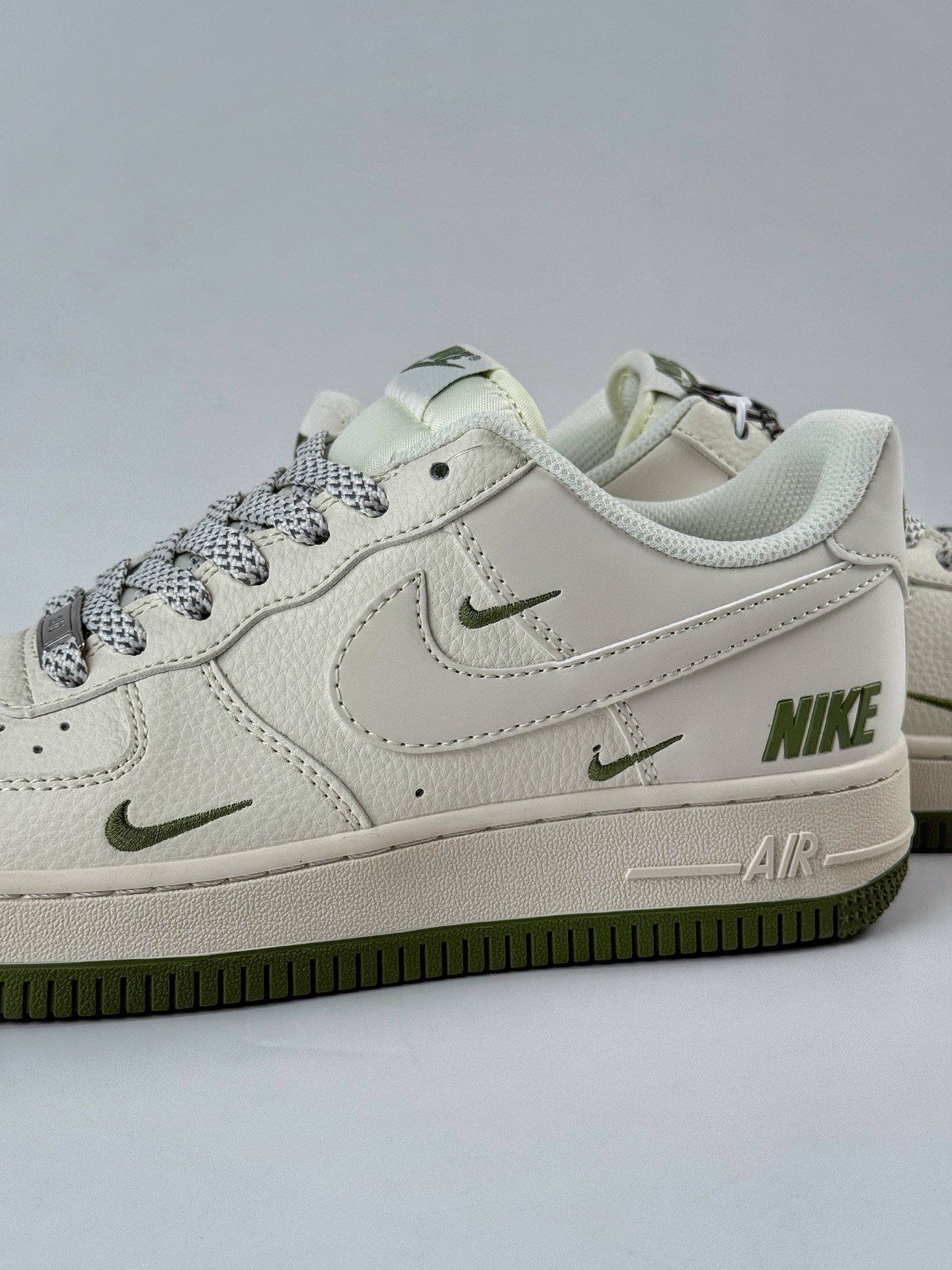 Nike Air Force 1 Low 07 x NIKE 白绿三小勾满天星 XX3168-182-High Quatity Cheap Brand wholesale wholesaler seller Clothes Bags handbags Sneakers Top Fashion Clothing Shoes from China Factory Chinese suppliers best Quality Beautiful Price Nike Air Force 1 Low 07 x NIKE 白绿三小勾满天星 XX3168-182