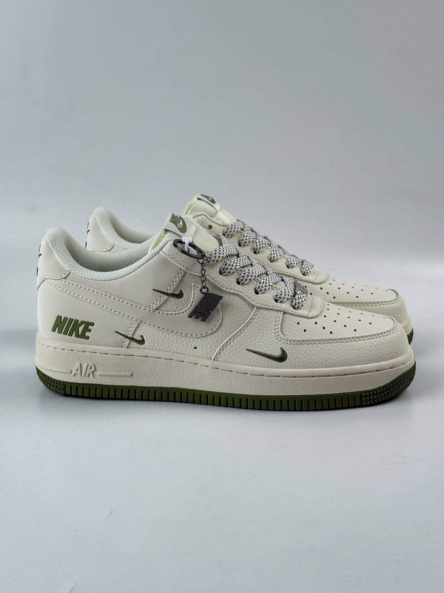 Nike Air Force 1 Low 07 x NIKE 白绿三小勾满天星 XX3168-182-High Quatity Cheap Brand wholesale wholesaler seller Clothes Bags handbags Sneakers Top Fashion Clothing Shoes from China Factory Chinese suppliers best Quality Beautiful Price Nike Air Force 1 Low 07 x NIKE 白绿三小勾满天星 XX3168-182