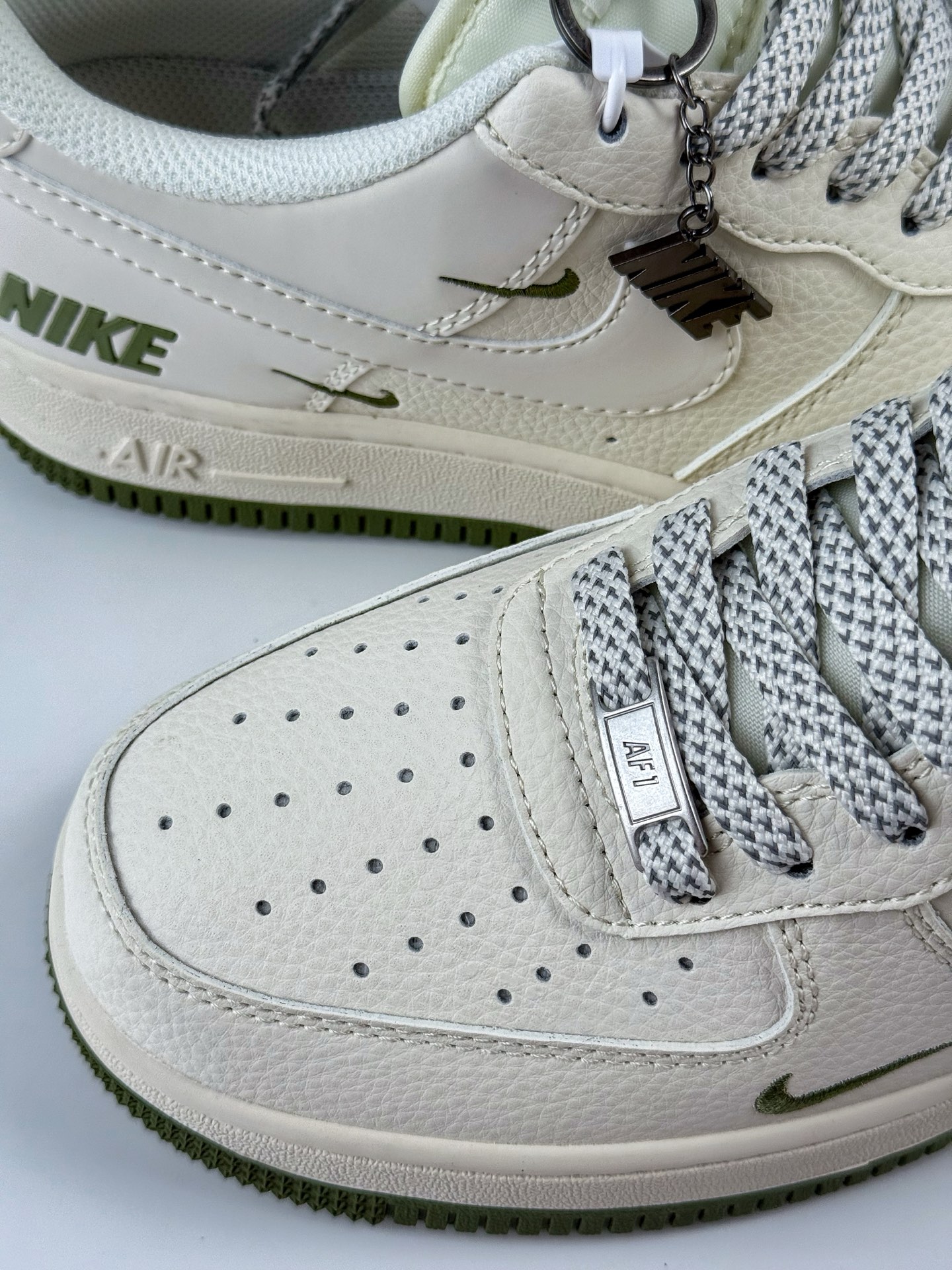 Nike Air Force 1 Low 07 x NIKE 白绿三小勾满天星 XX3168-182-High Quatity Cheap Brand wholesale wholesaler seller Clothes Bags handbags Sneakers Top Fashion Clothing Shoes from China Factory Chinese suppliers best Quality Beautiful Price Nike Air Force 1 Low 07 x NIKE 白绿三小勾满天星 XX3168-182