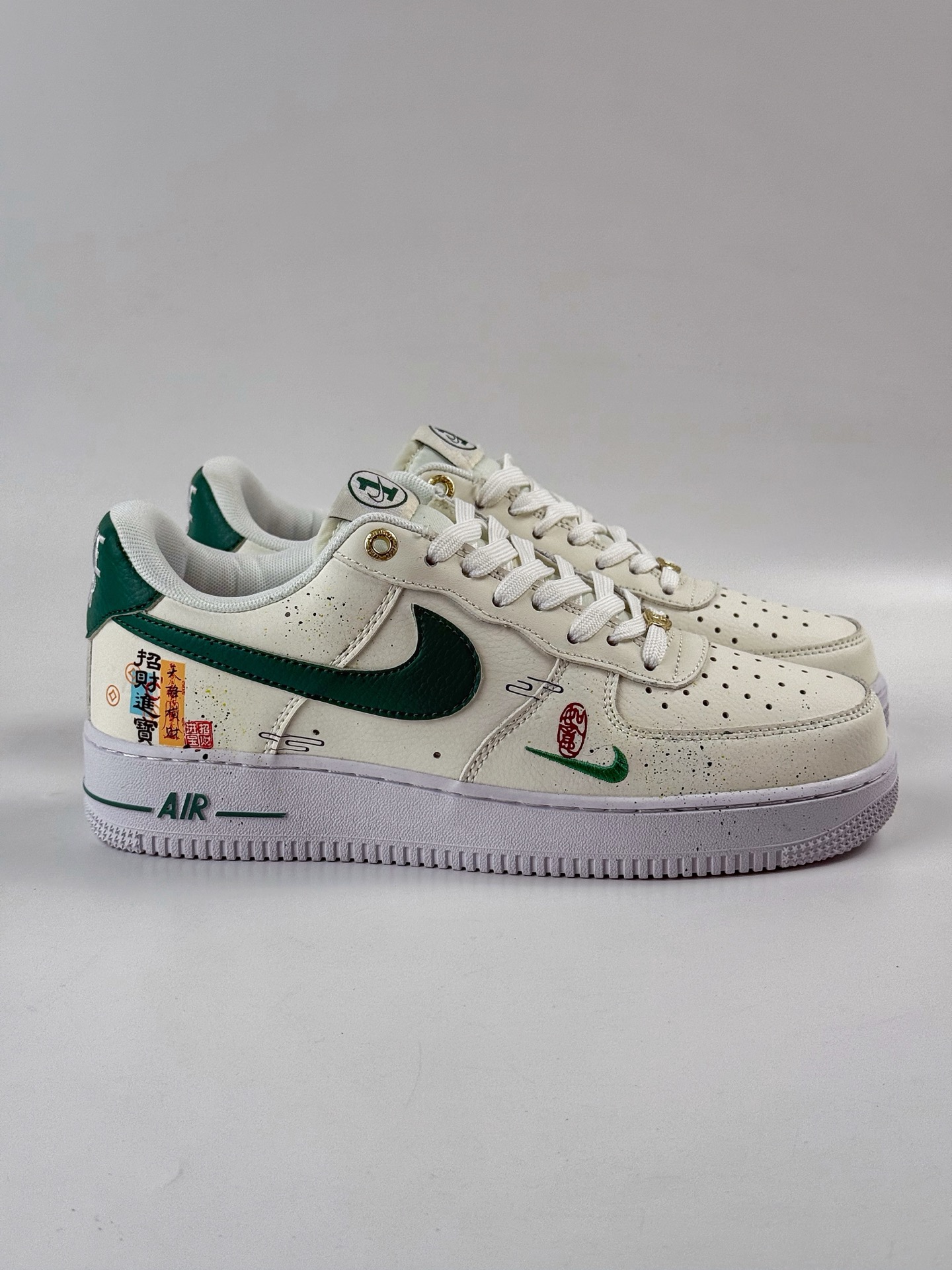 Nike Air Force 1 Low 07 招财进宝涂鸦 米白绿小勾 DQ7582-101-High Quatity Cheap Brand wholesale wholesaler seller Clothes Bags handbags Sneakers Top Fashion Clothing Shoes from China Factory Chinese suppliers best Quality Beautiful Price Nike Air Force 1 Low 07 招财进宝涂鸦 米白绿小勾 DQ7582-101
