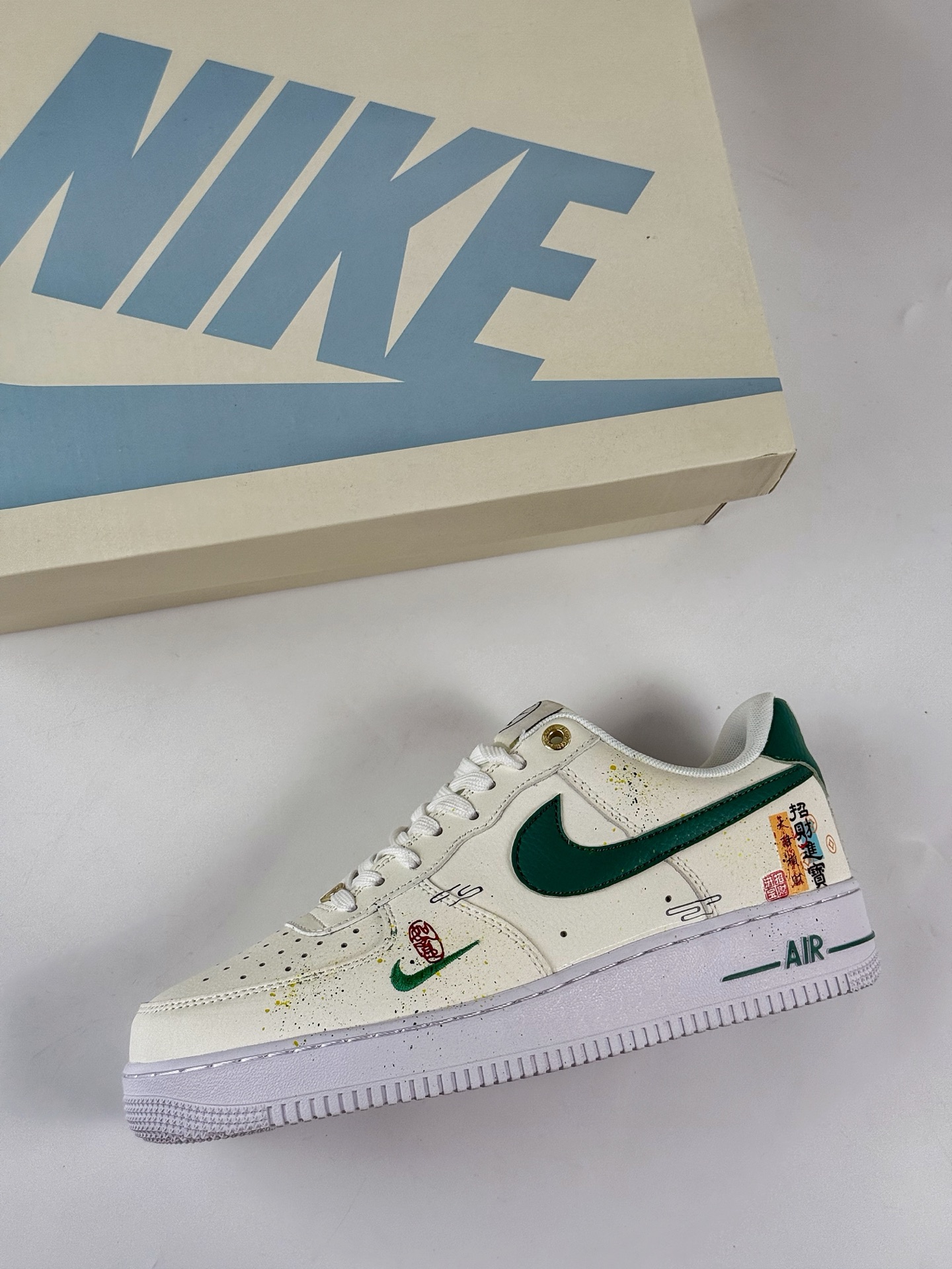 Nike Air Force 1 Low 07 招财进宝涂鸦 米白绿小勾 DQ7582-101-High Quatity Cheap Brand wholesale wholesaler seller Clothes Bags handbags Sneakers Top Fashion Clothing Shoes from China Factory Chinese suppliers best Quality Beautiful Price Nike Air Force 1 Low 07 招财进宝涂鸦 米白绿小勾 DQ7582-101