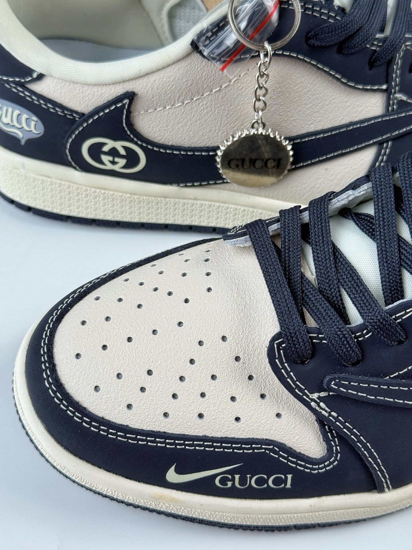 Travis Scott x Nike Air Jordan 1 Low x GUCCI Air Jordan 1 Low 反转黑白小勾倒钩 LD2025-027