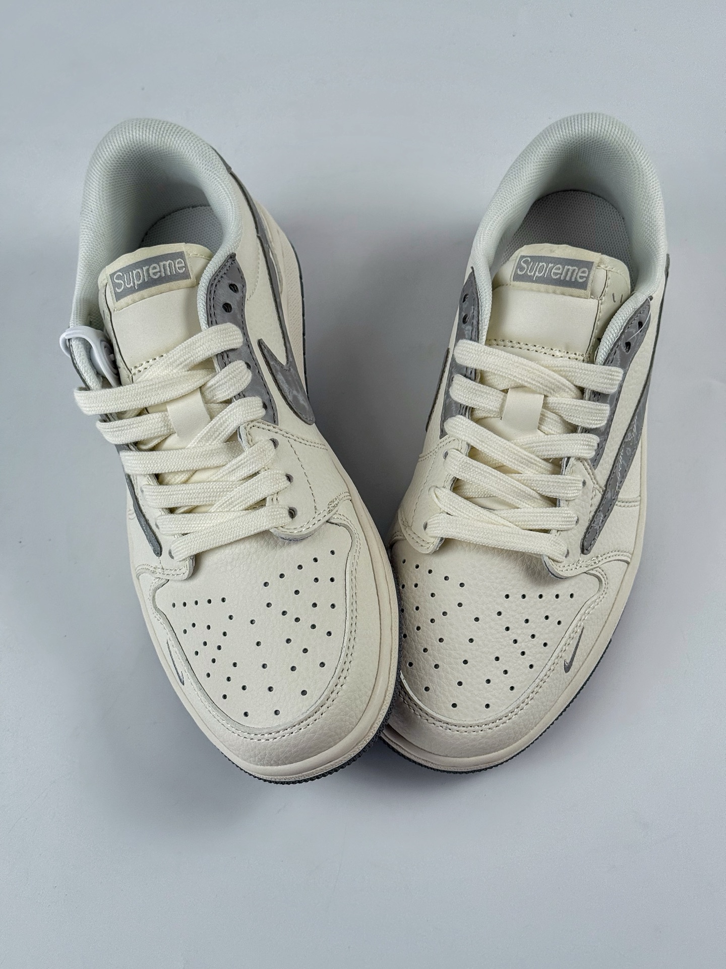 Travis Scott x Nike Air Jordan 1 Low x superme Air Jordan 1 Low 反转白灰小勾倒钩 HS8068-023