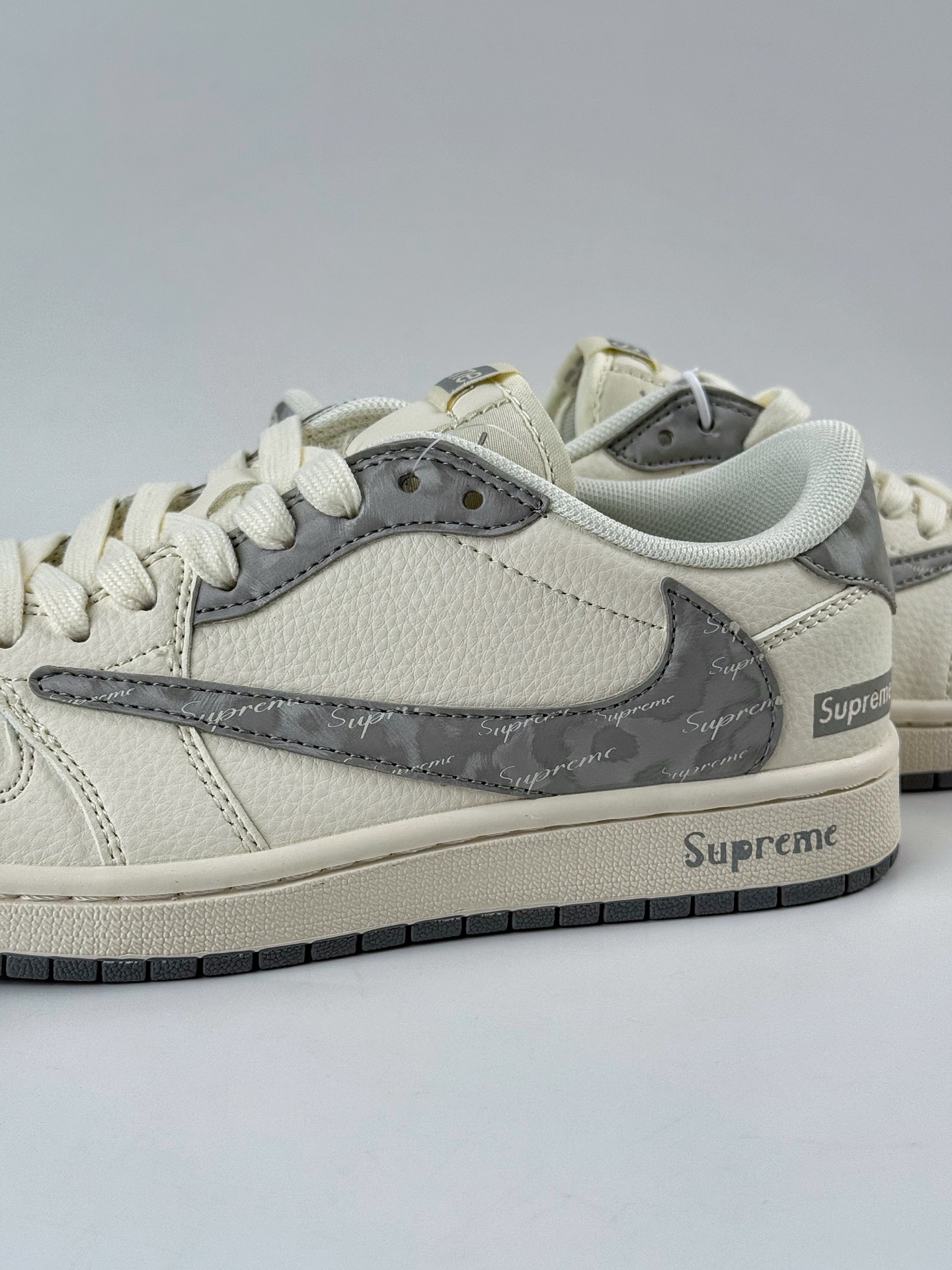 Travis Scott x Nike Air Jordan 1 Low x superme Air Jordan 1 Low 反转白灰小勾倒钩 HS8068-023