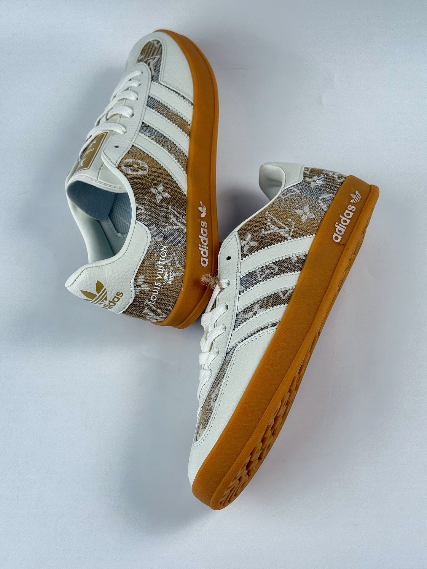 Adidas三叶草SAMBA x Louis Vuitton 白黄 休闲板鞋 SC9207-729-High Quatity Cheap Brand wholesale wholesaler seller Clothes Bags handbags Sneakers Top Fashion Clothing Shoes from China Factory Chinese suppliers best Quality Beautiful Price Adidas三叶草SAMBA x Louis Vuitton 白黄 休闲板鞋 SC9207-729