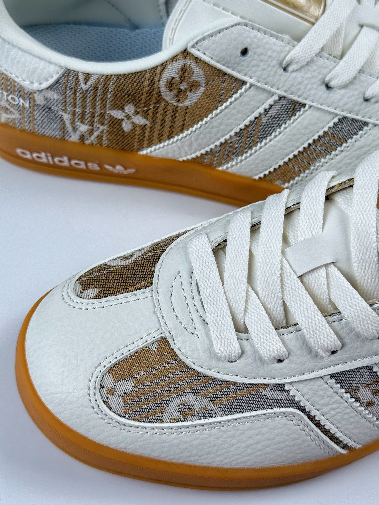 Adidas三叶草SAMBA x Louis Vuitton 白黄 休闲板鞋 SC9207-729-High Quatity Cheap Brand wholesale wholesaler seller Clothes Bags handbags Sneakers Top Fashion Clothing Shoes from China Factory Chinese suppliers best Quality Beautiful Price Adidas三叶草SAMBA x Louis Vuitton 白黄 休闲板鞋 SC9207-729