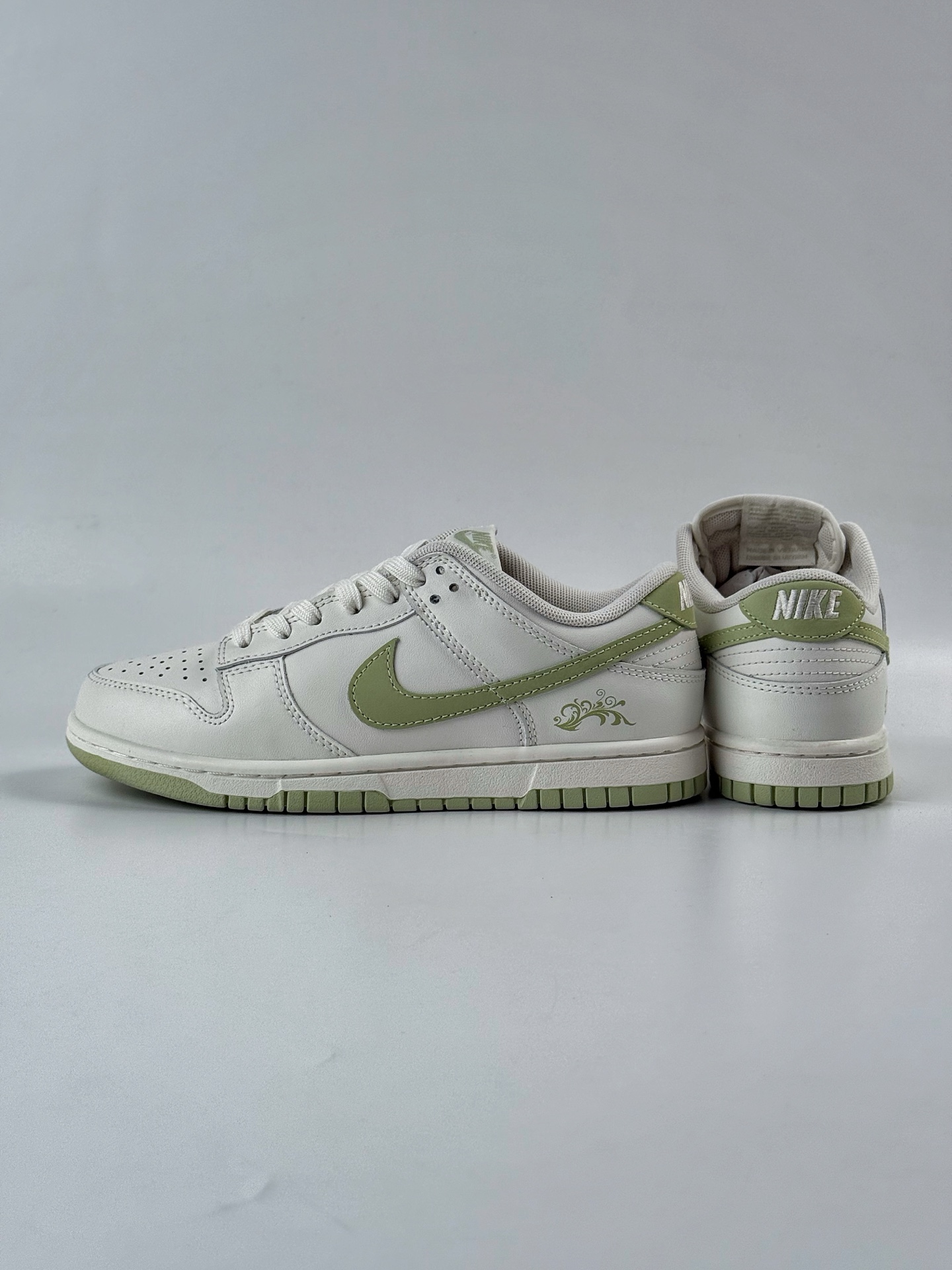NIKE SB Dunk Low x Just Do It 白绿 WG0212016-High Quatity Cheap Brand wholesale wholesaler seller Clothes Bags handbags Sneakers Top Fashion Clothing Shoes from China Factory Chinese suppliers best Quality Beautiful Price NIKE SB Dunk Low x Just Do It 白绿 WG0212016