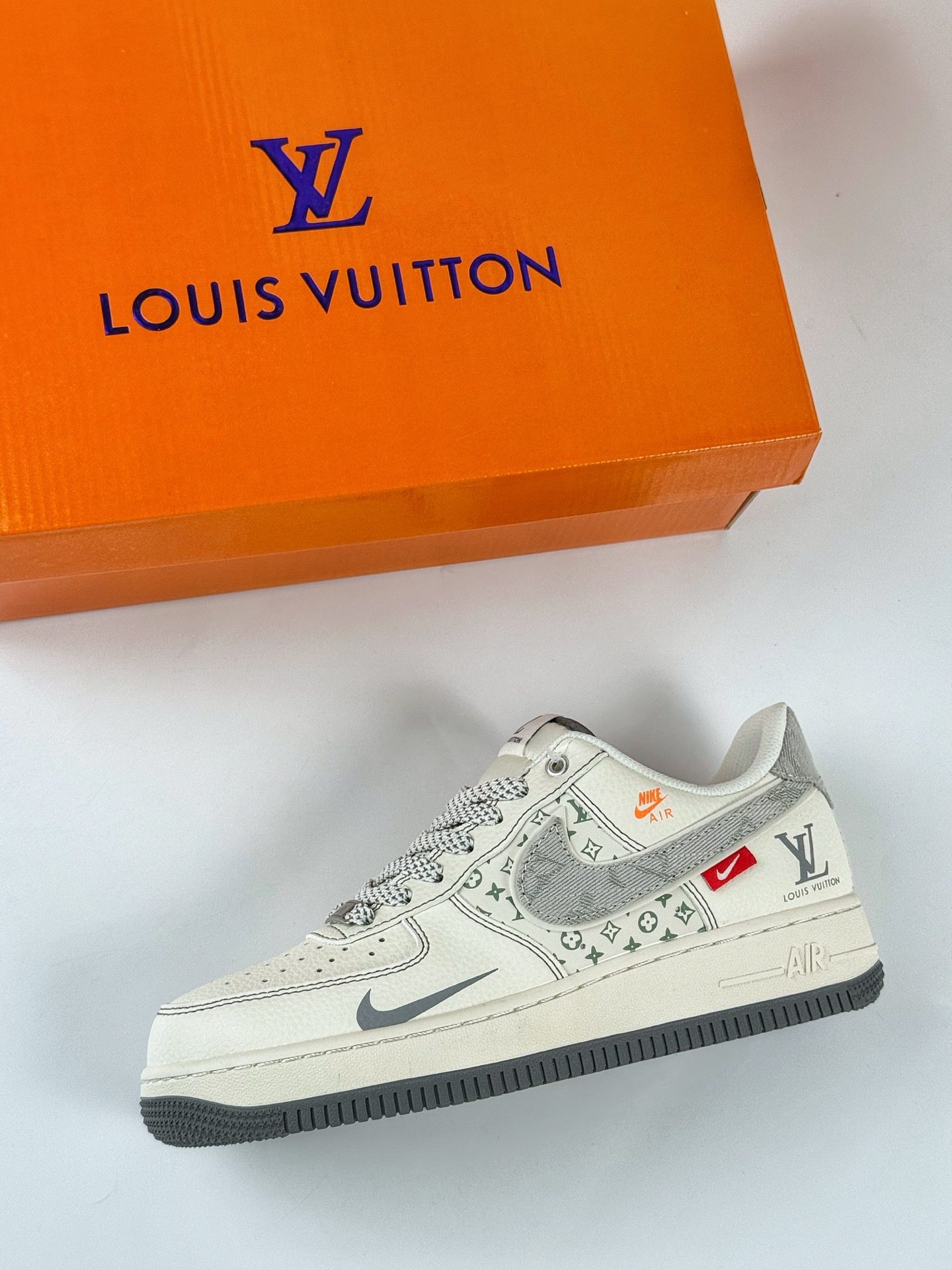 Nike Air Force 1 Low 07 x Louis Vuitton 米白小勾满天星 YX5066-346