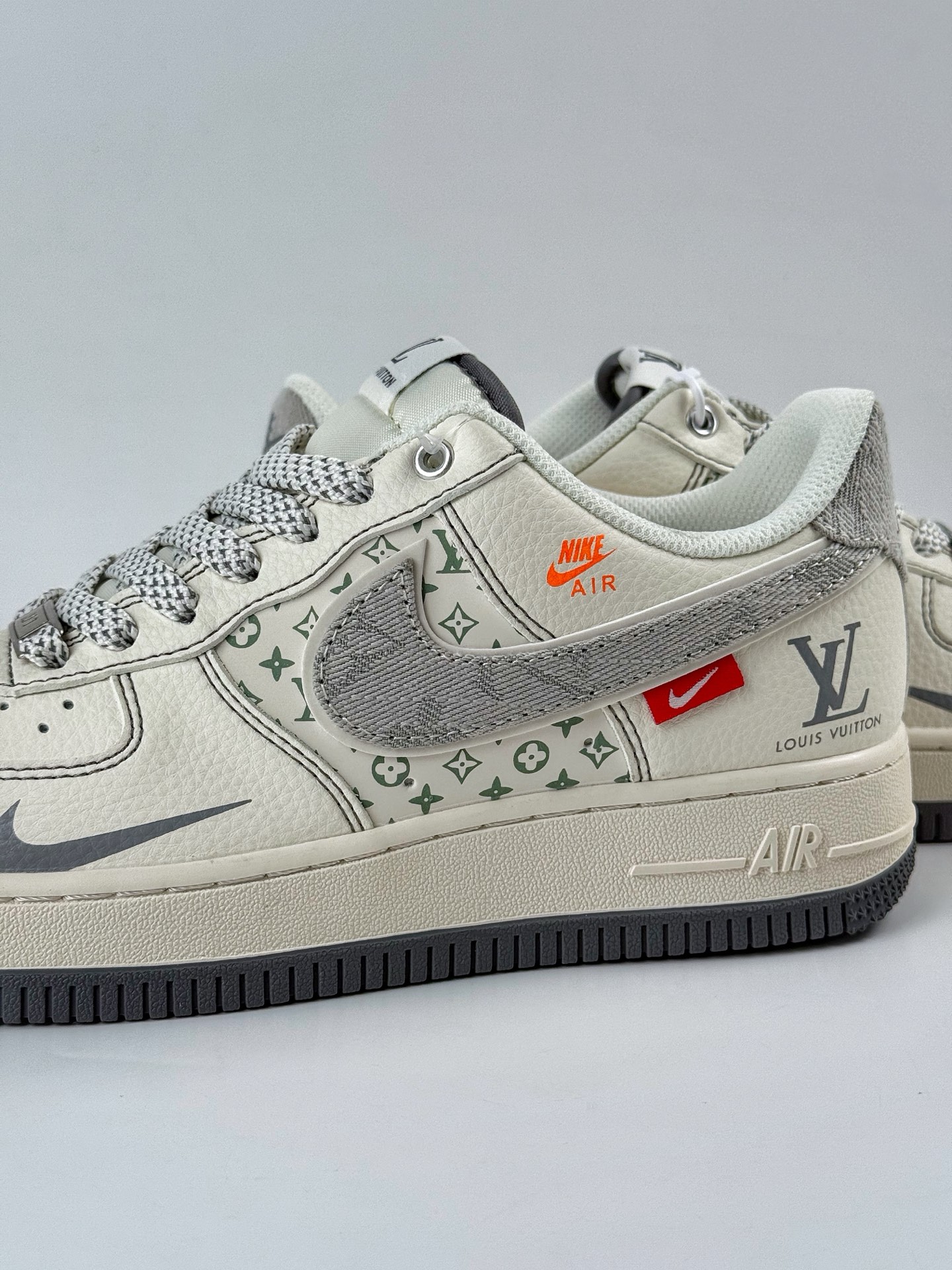 Nike Air Force 1 Low 07 x Louis Vuitton 米白小勾满天星 YX5066-346