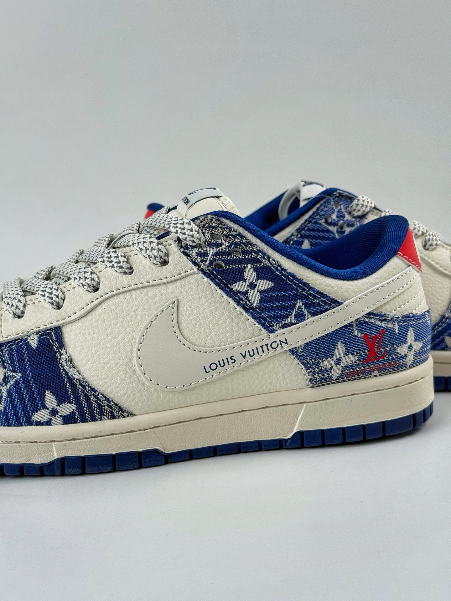 Nike SB Dunk Low x Louis Vuitton 牛仔蓝白小勾满天星 FC1688-234
