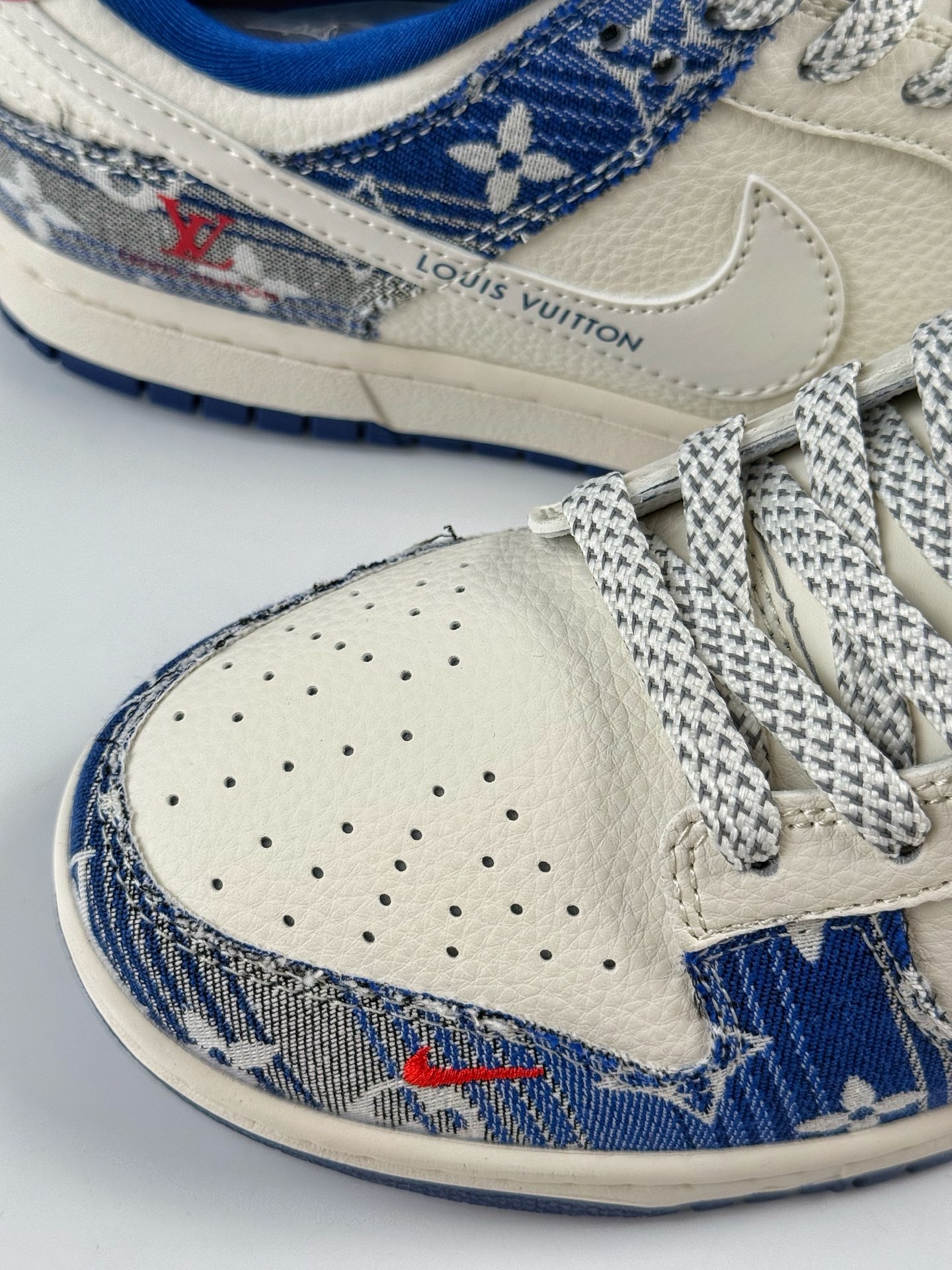Nike SB Dunk Low x Louis Vuitton 牛仔蓝白小勾满天星 FC1688-234